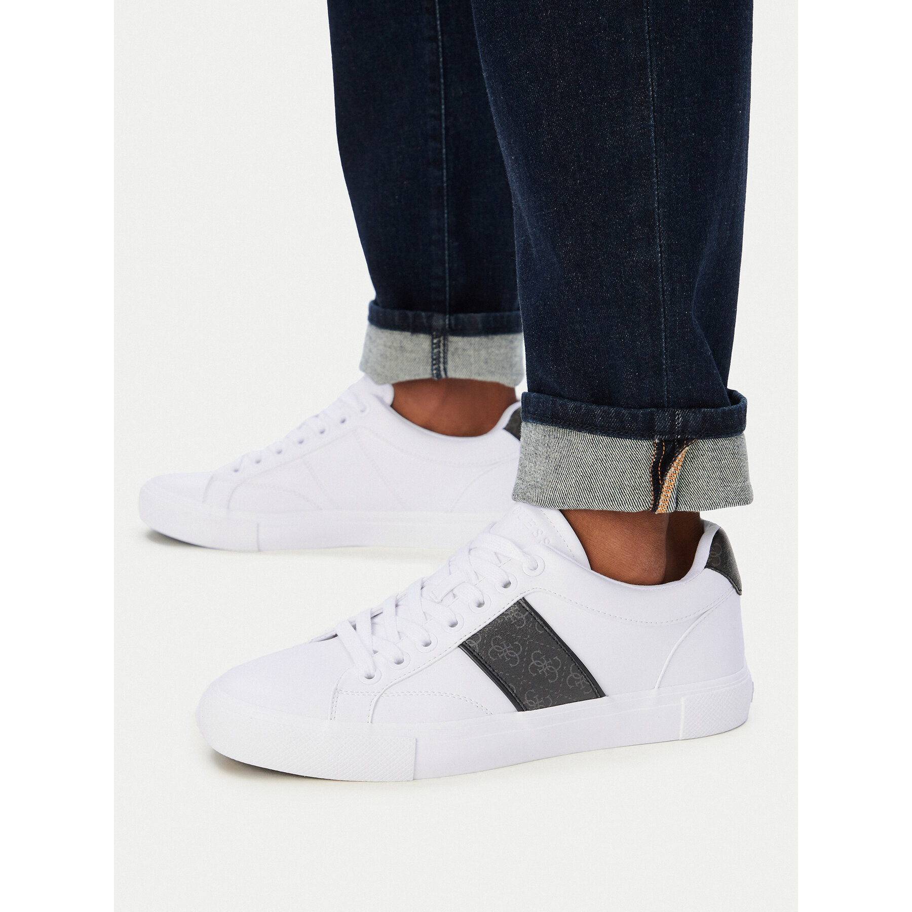 Sneakersy Guess FMTCRI FAL12 Biela