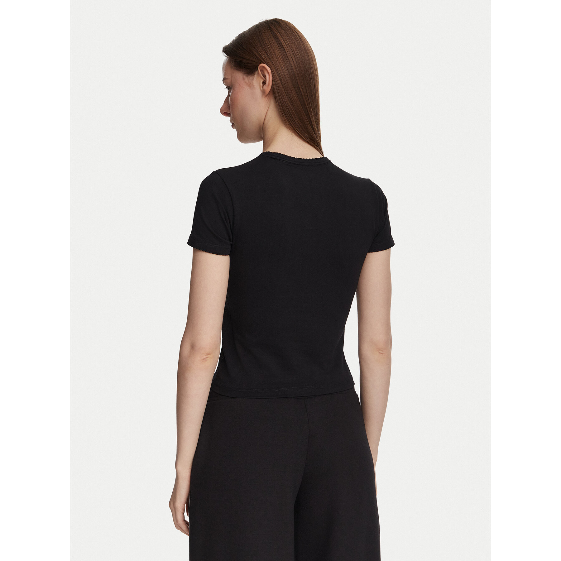Guess T-Shirt 183486 Μαύρο Classic Fit