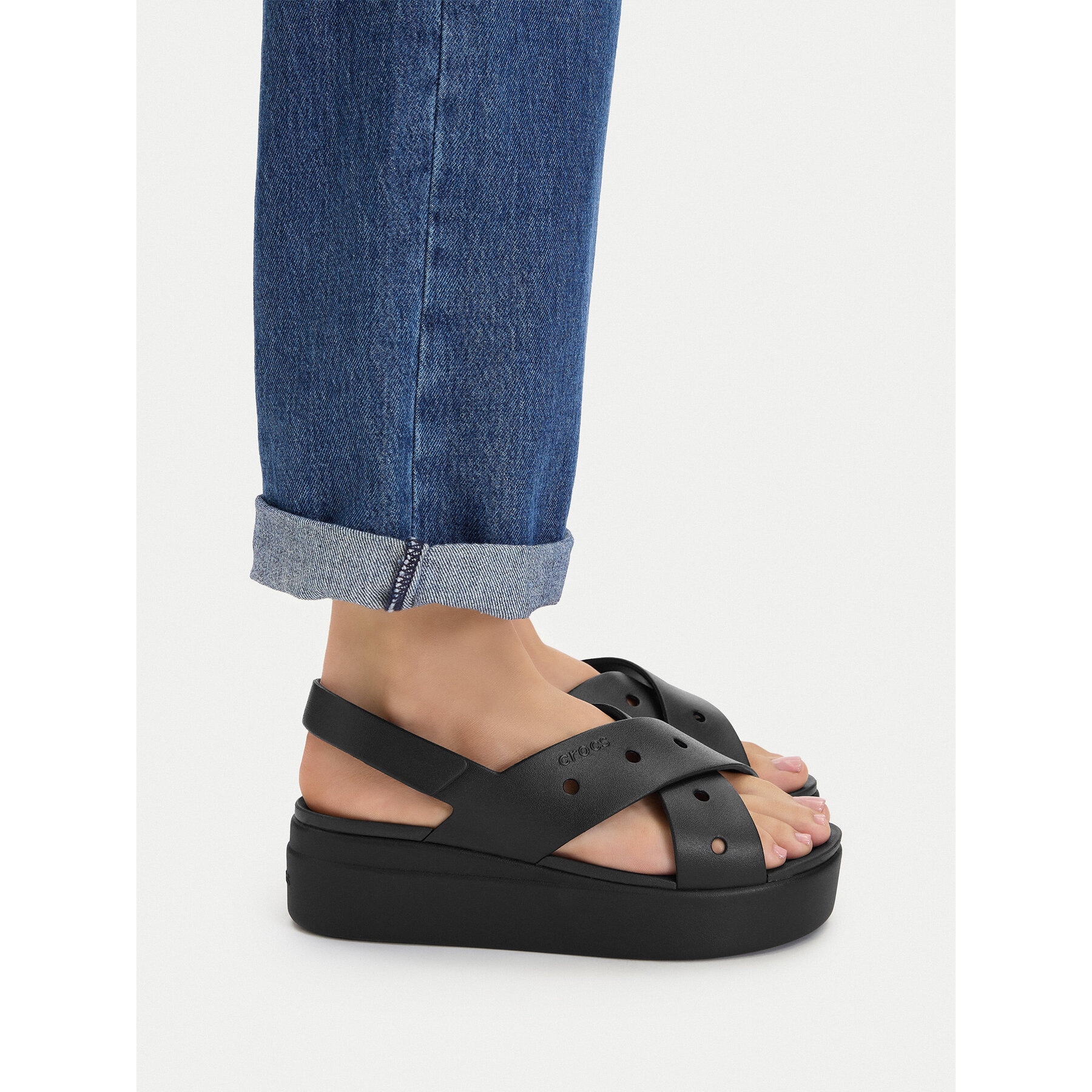 Сандали Crocs Brooklyn 4U Cross Strap Sandal 212254 Черен