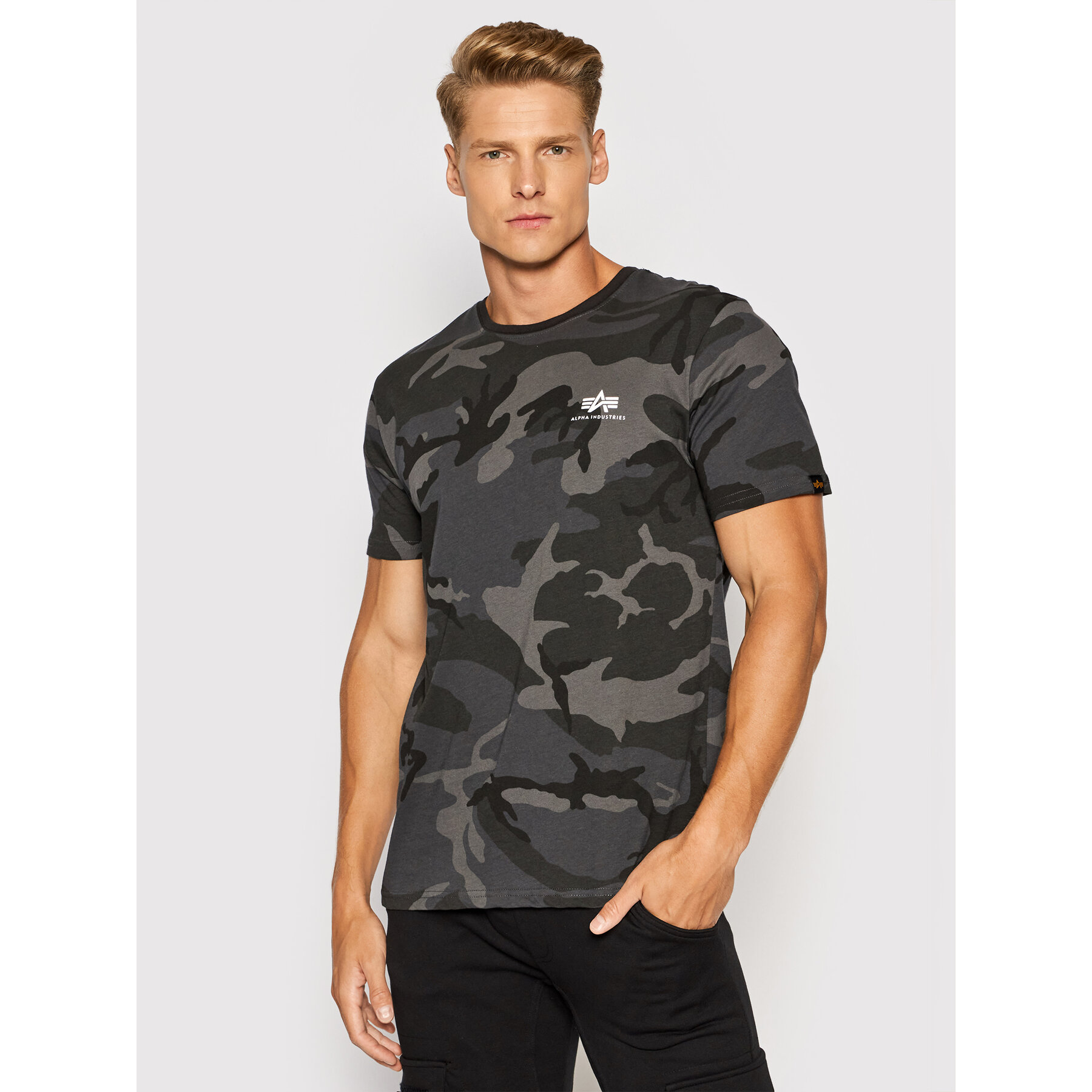 Alpha Industries T-Shirt Backprint T Camo 128507C Schwarz Regular Fit