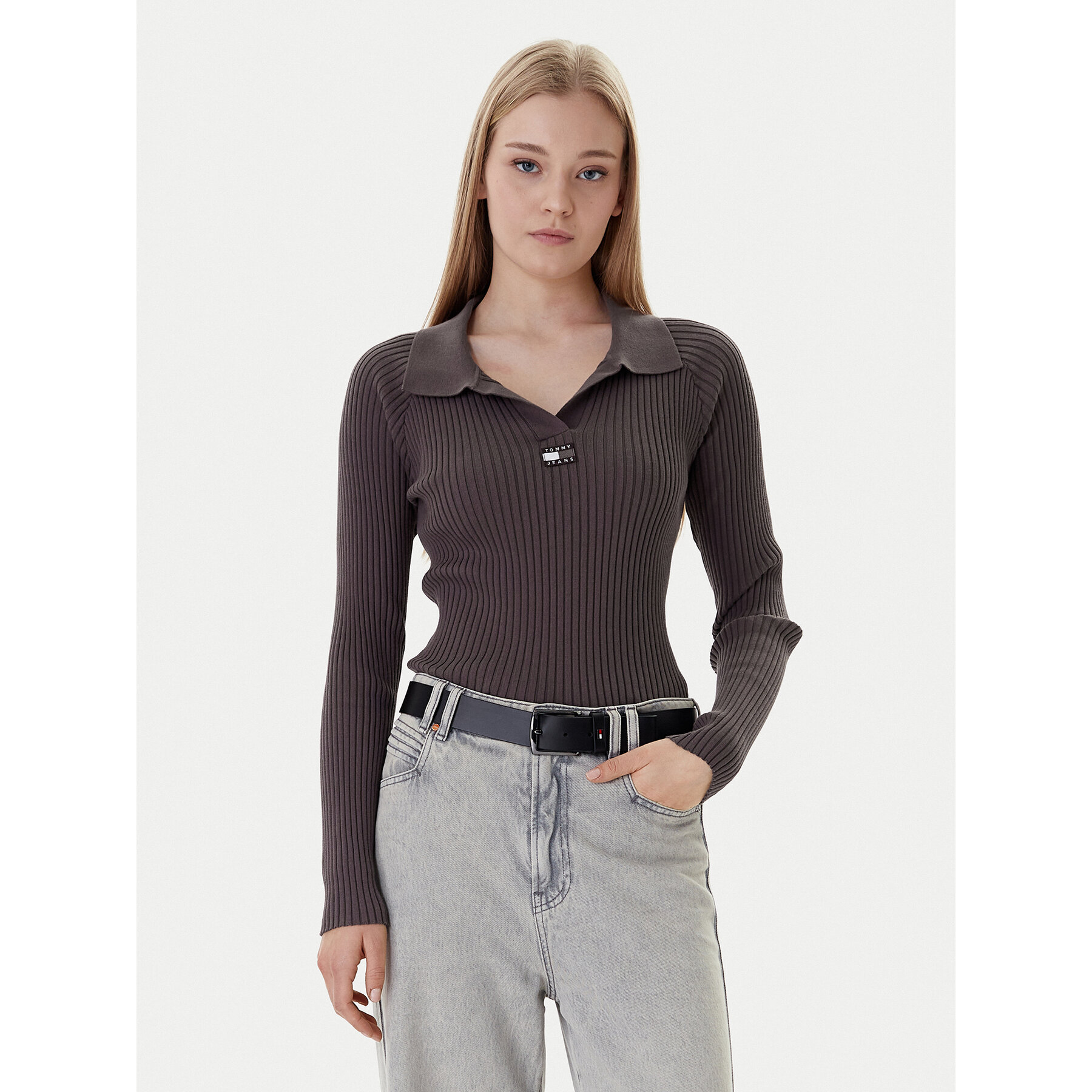 Tommy Jeans Pullover DW0DW22036 Braun Slim Fit