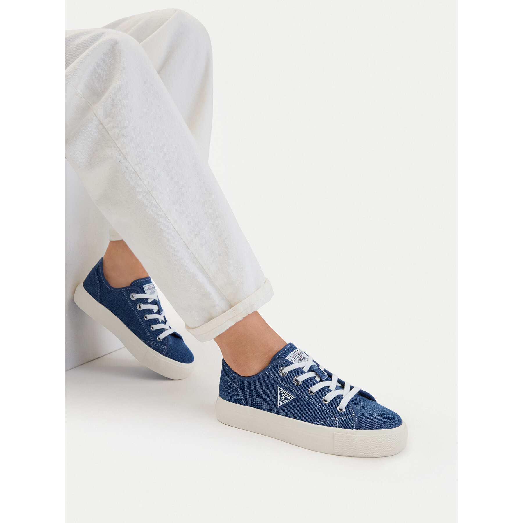 Tenisice Guess Jeans CWBEO-GJ202505162 Plava