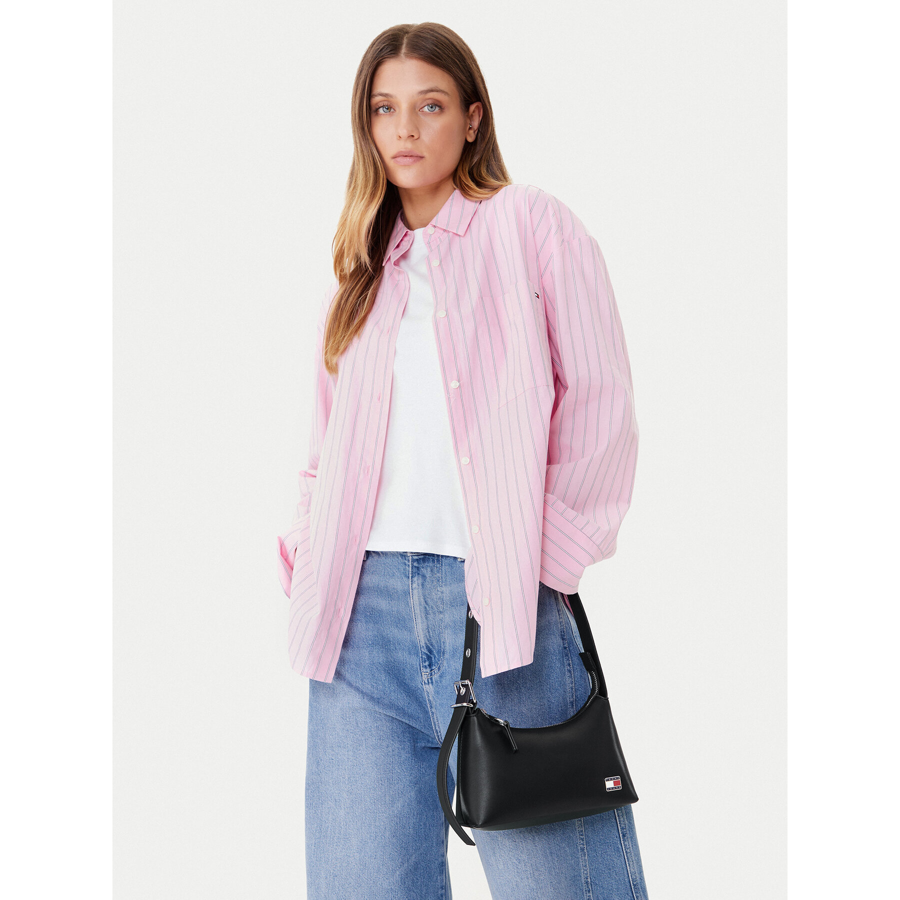 Táska Tommy Jeans Tjw Cool Shoulder Bag AW0AW17873 Fekete