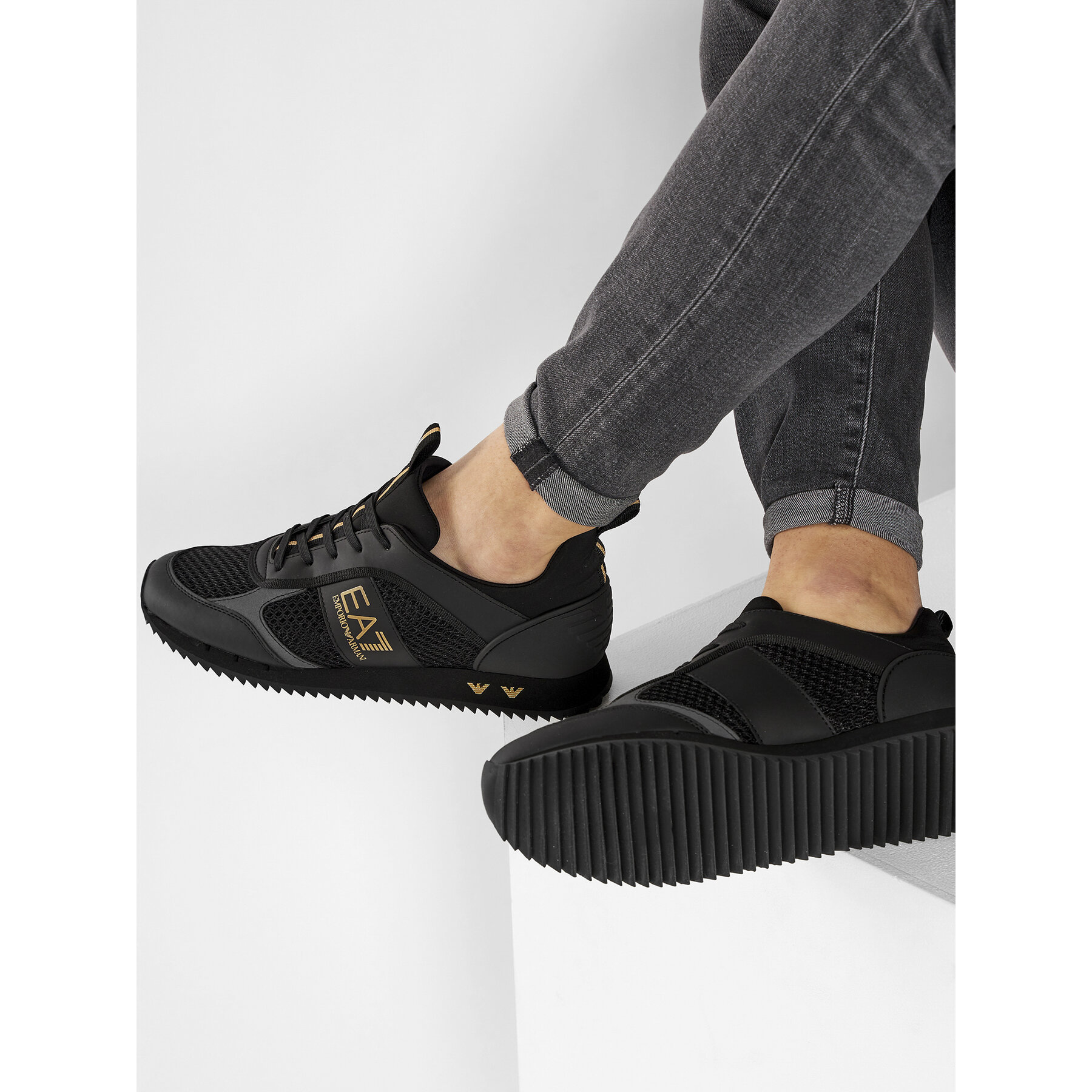 Sneakersy EA7 Emporio Armani X8X027 XK050 M701 Čierna