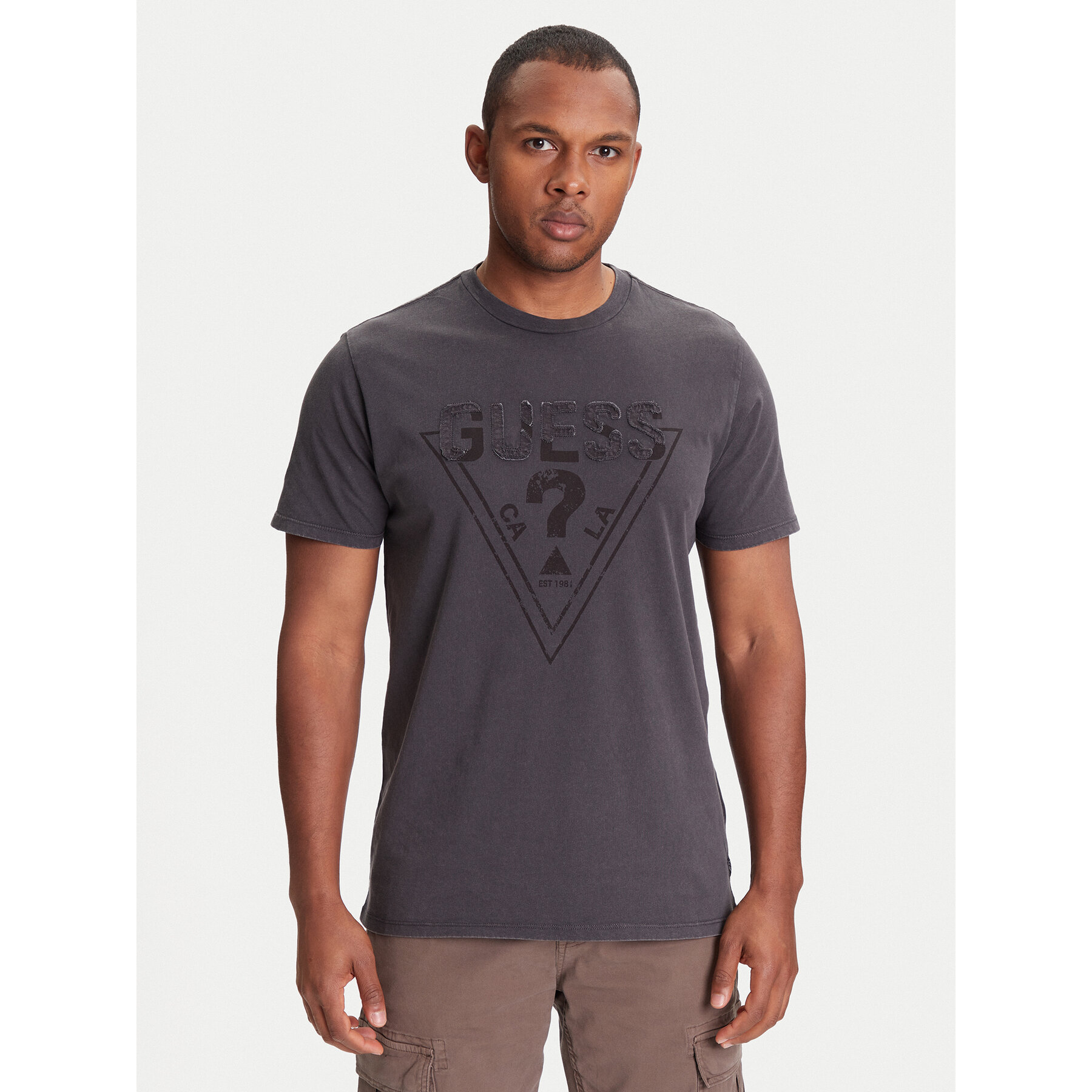 Guess T-Shirt 176639 Μαύρο Classic Fit