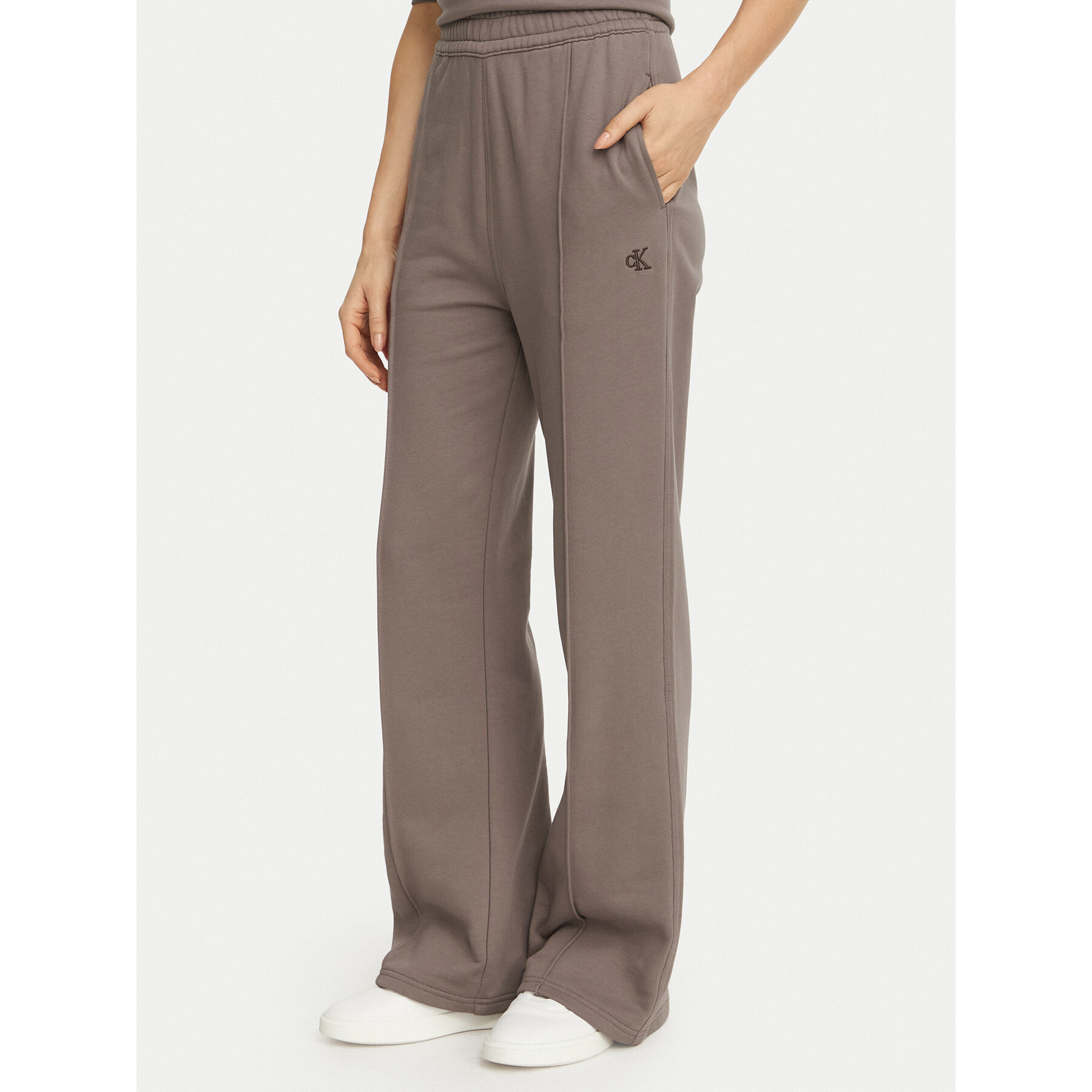 Calvin Klein Jeans Jogginghose Monogram LV047H220G Dunkelbeige Flare Fit