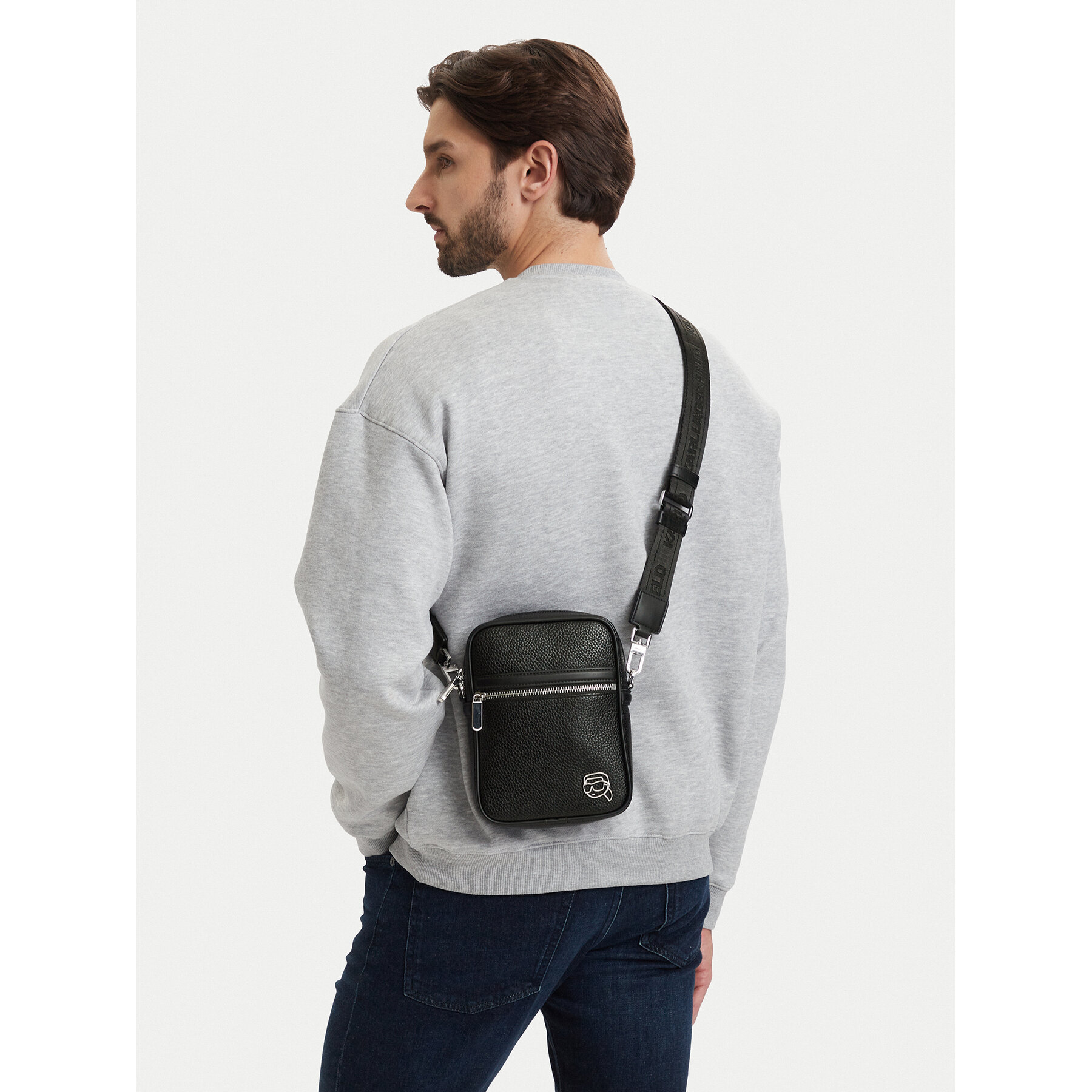 Válltáska KARL LAGERFELD A3M30171 Fekete