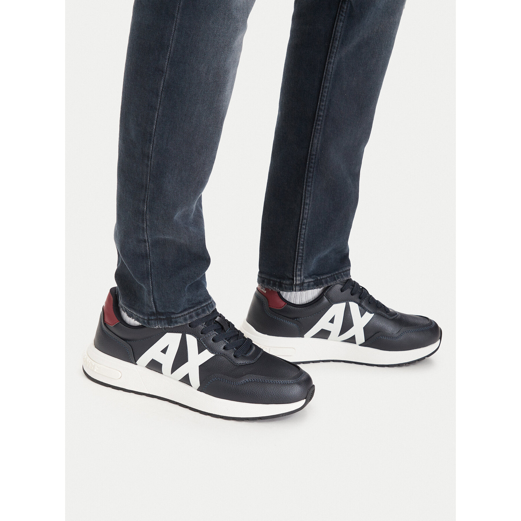Snīkeri Armani Exchange XM001683 AF17360 MB034 Tumši zils