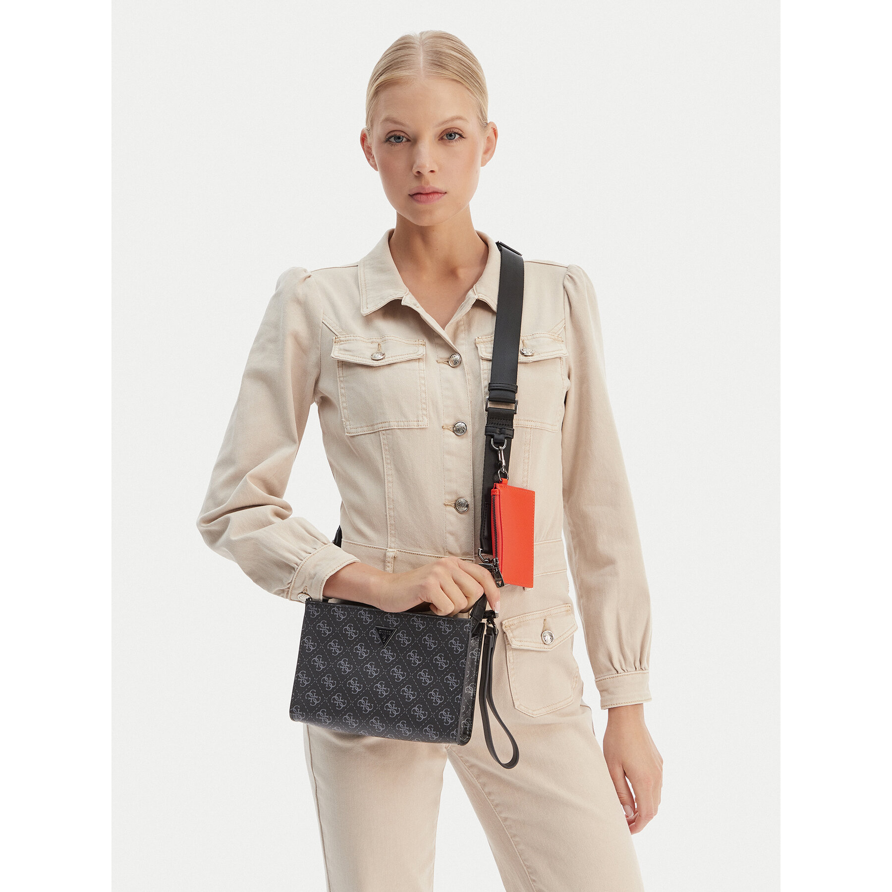 Мъжка чантичка Guess HMMILO P6157 Черен