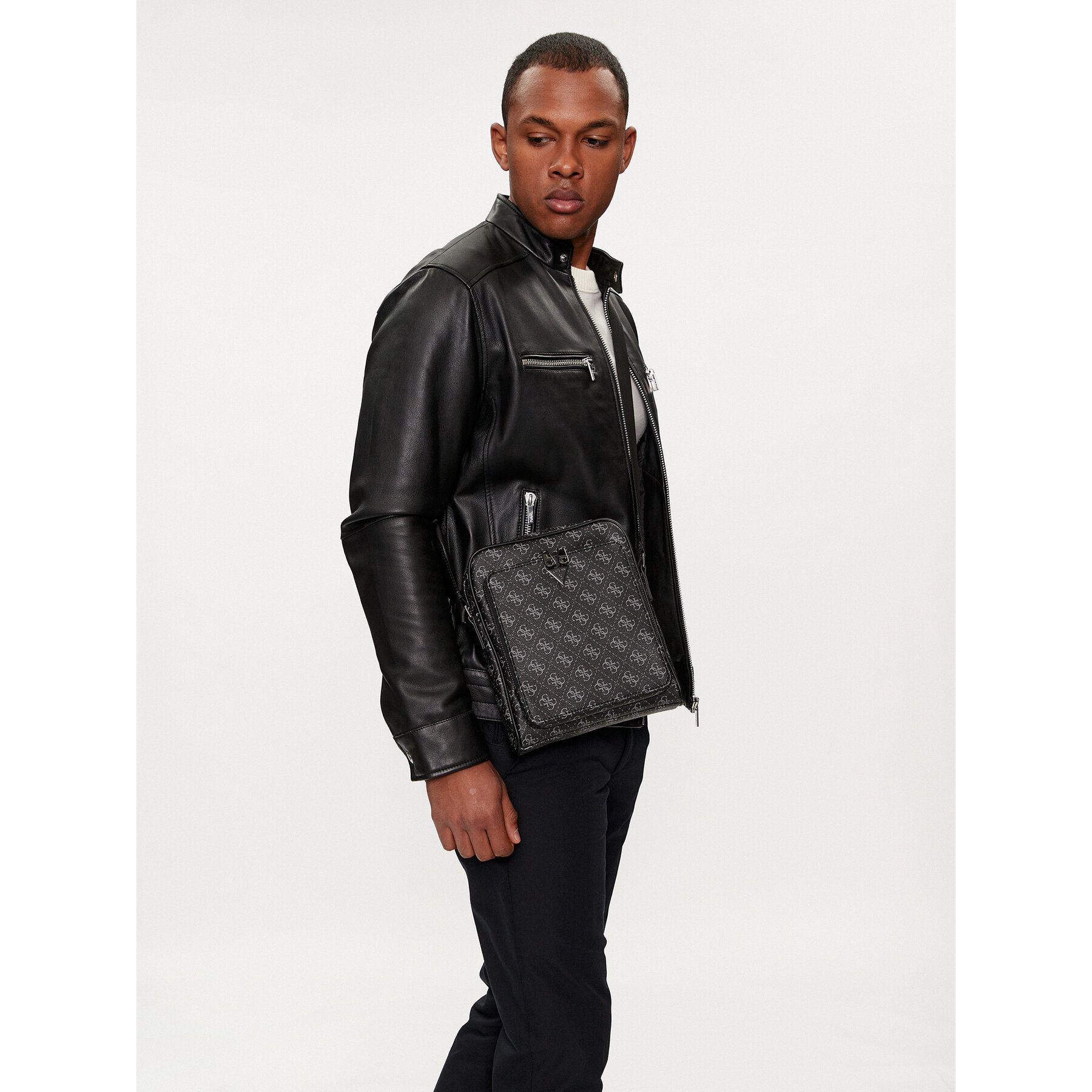 Válltáska Guess HMMILO P4260 Fekete