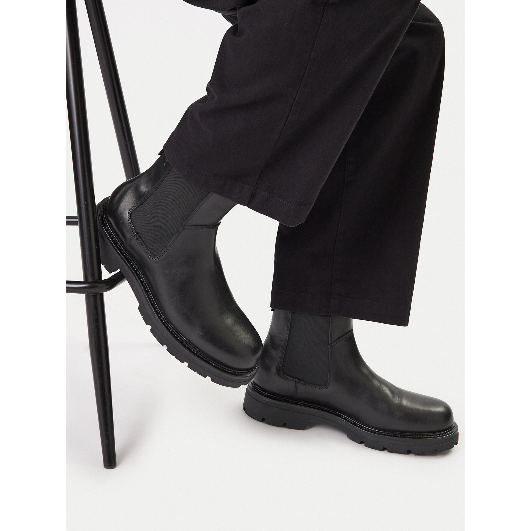 Gležnjarji Chelsea Vagabond Shoemakers Cameron 5675-201-20 Črna
