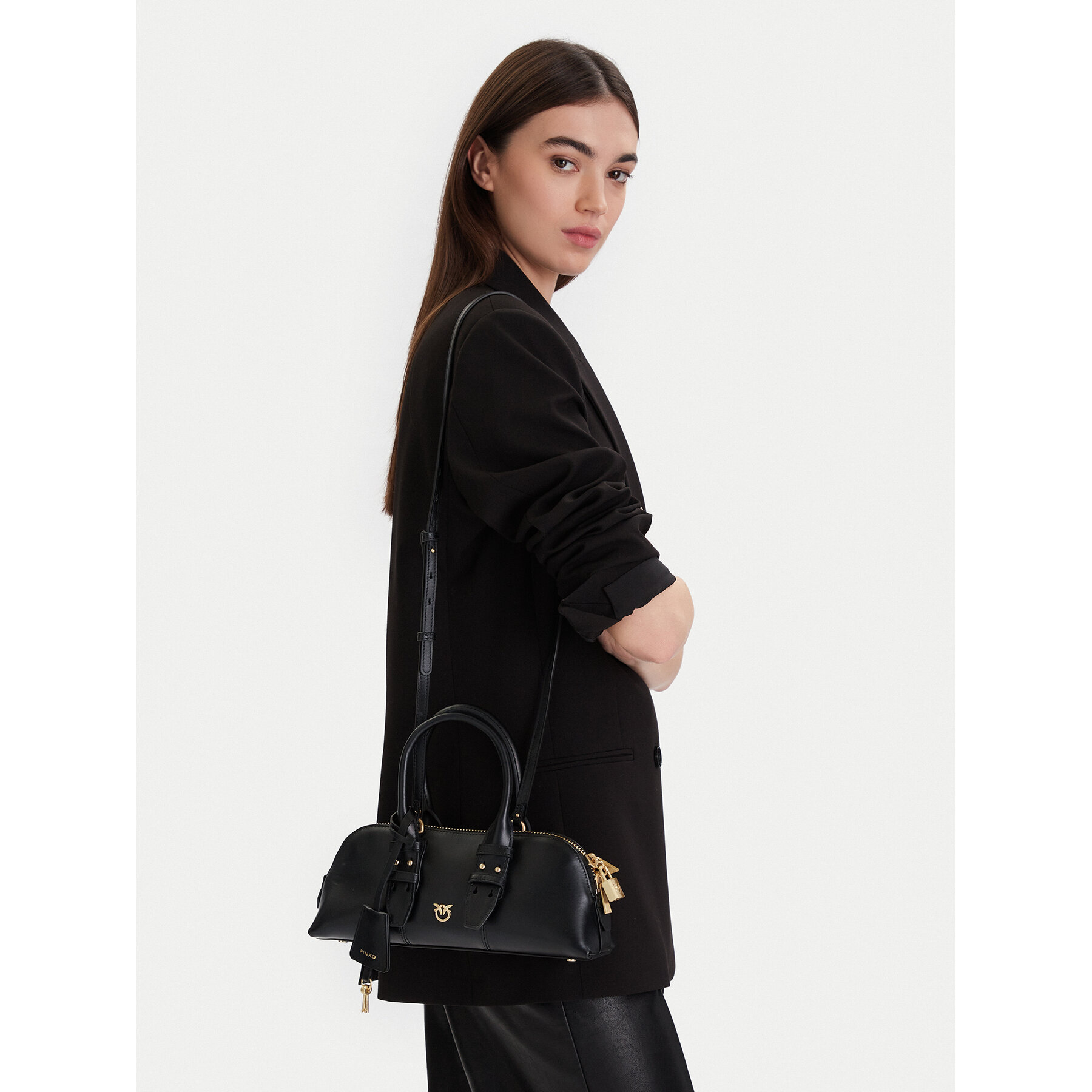 Дамска чанта PINKO Bowling Bag Baguette AI 25-26 PLTT 105334 A0QO Черен