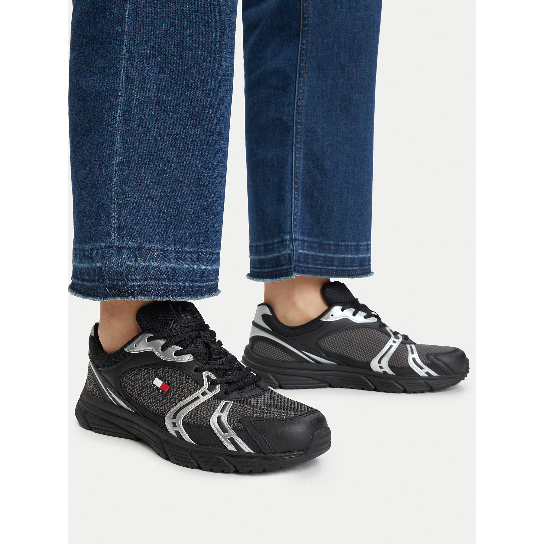 Сникърси Tommy Jeans Tjw Modern Runner EN0EN03085 Черен