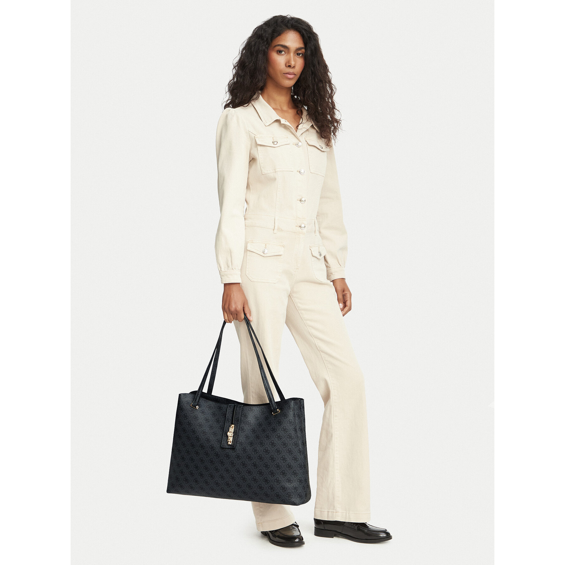 Τσάντα Guess Yvonne Logo Travel TWLB23 78024 Σκούρο γκρι