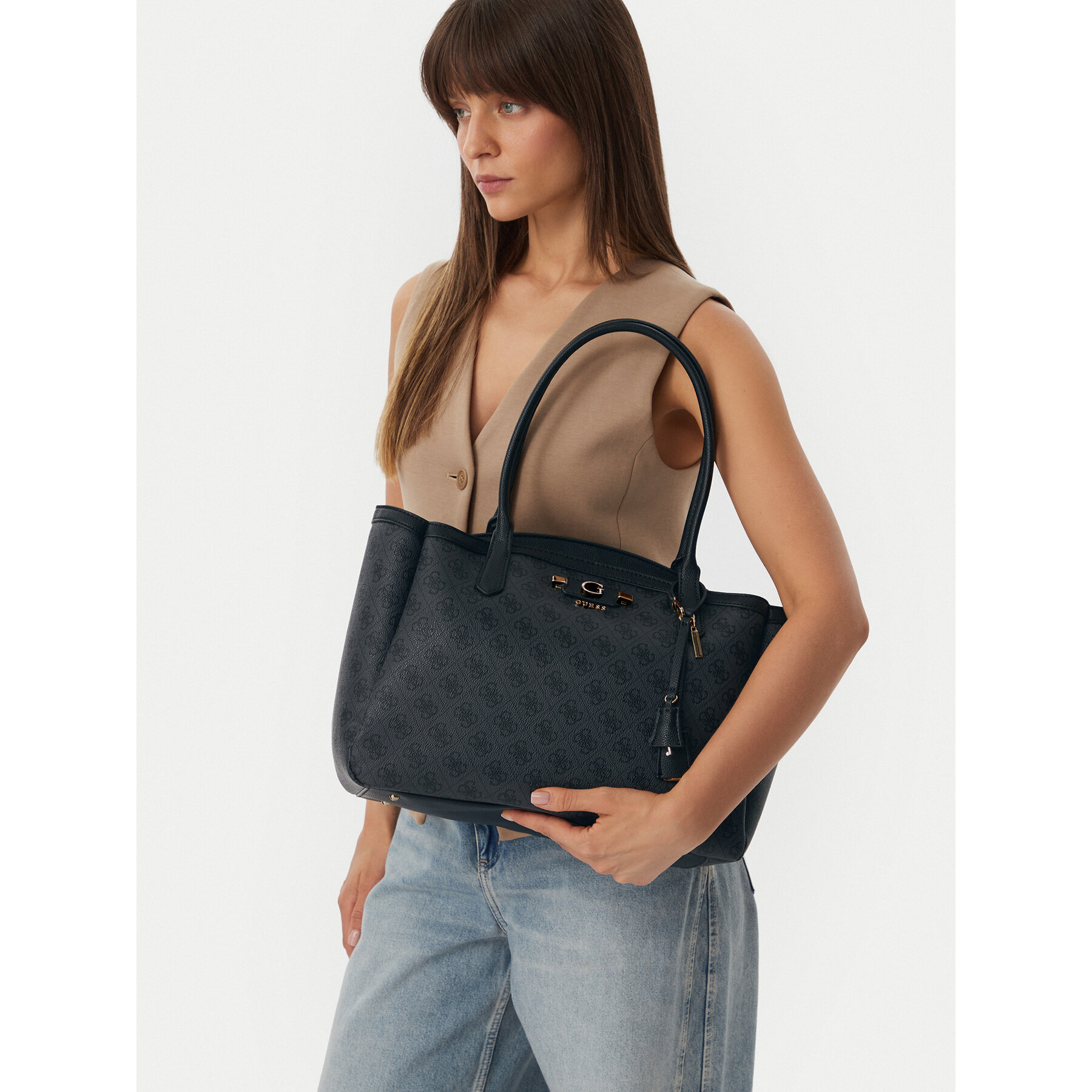 Torbica Guess HWSG97 49230 Crna