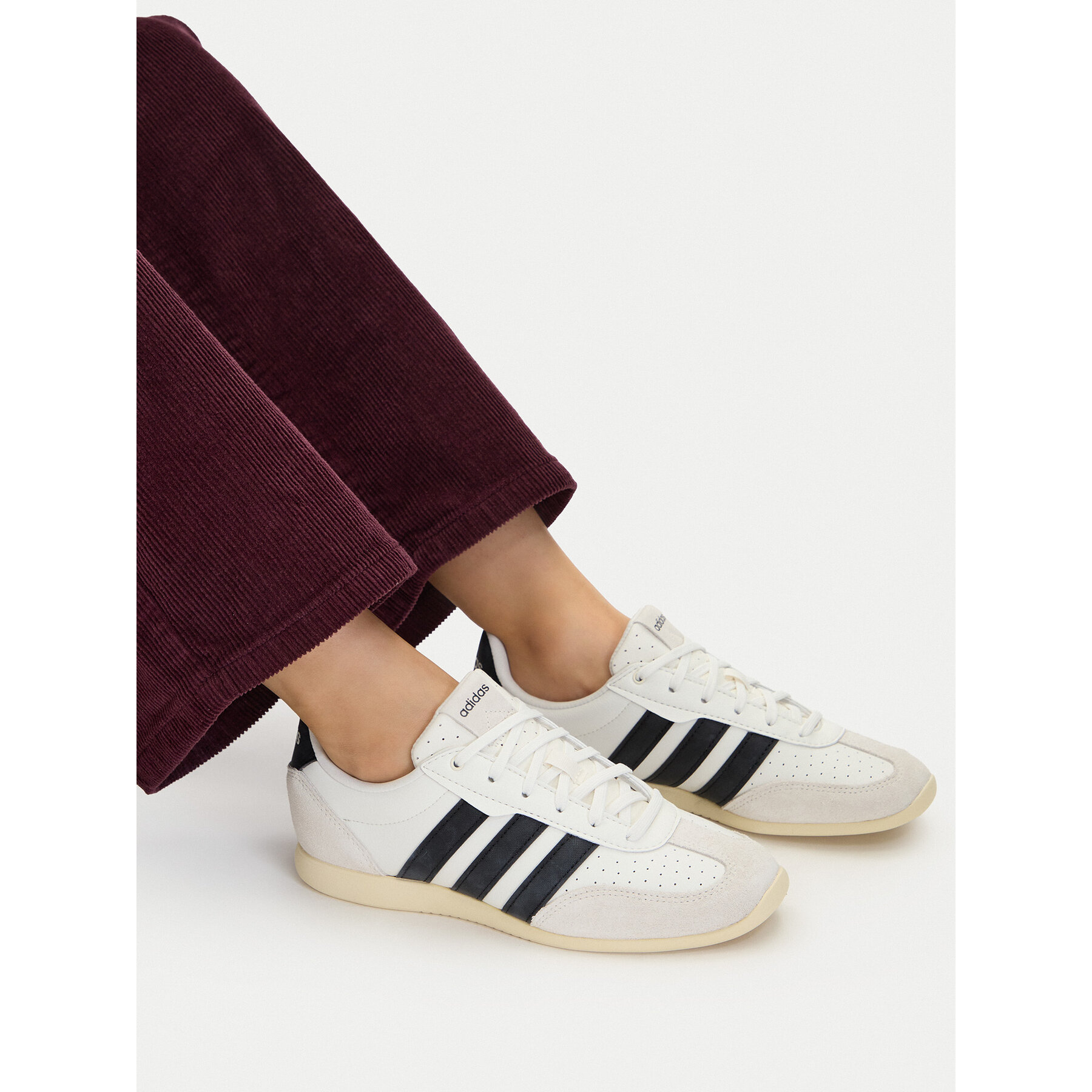 Сникърси adidas Barreda Lo KI6726 Бял