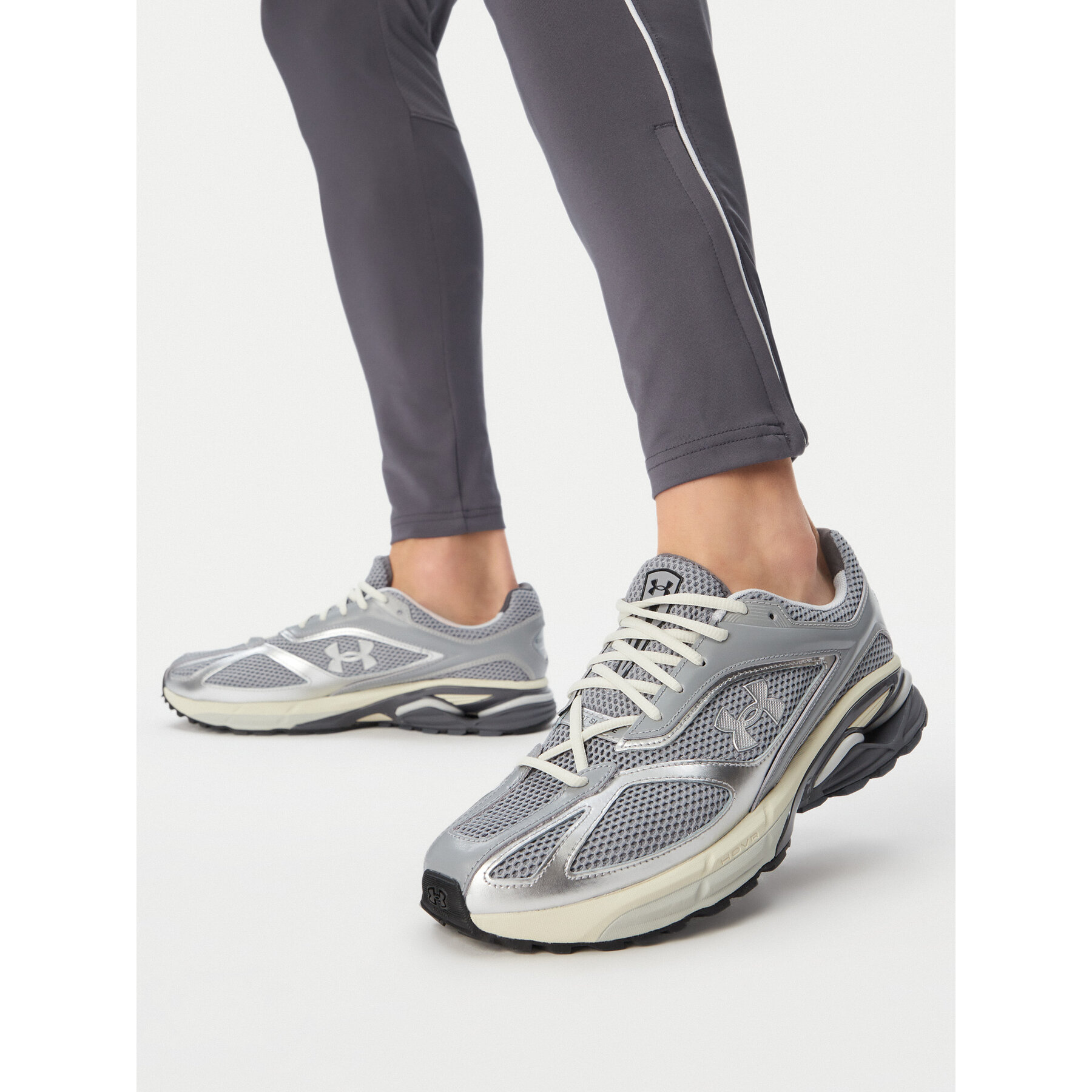 Sneakers Under Armour UA HOVR Apparition RTRFTR TC 3027595 Gri