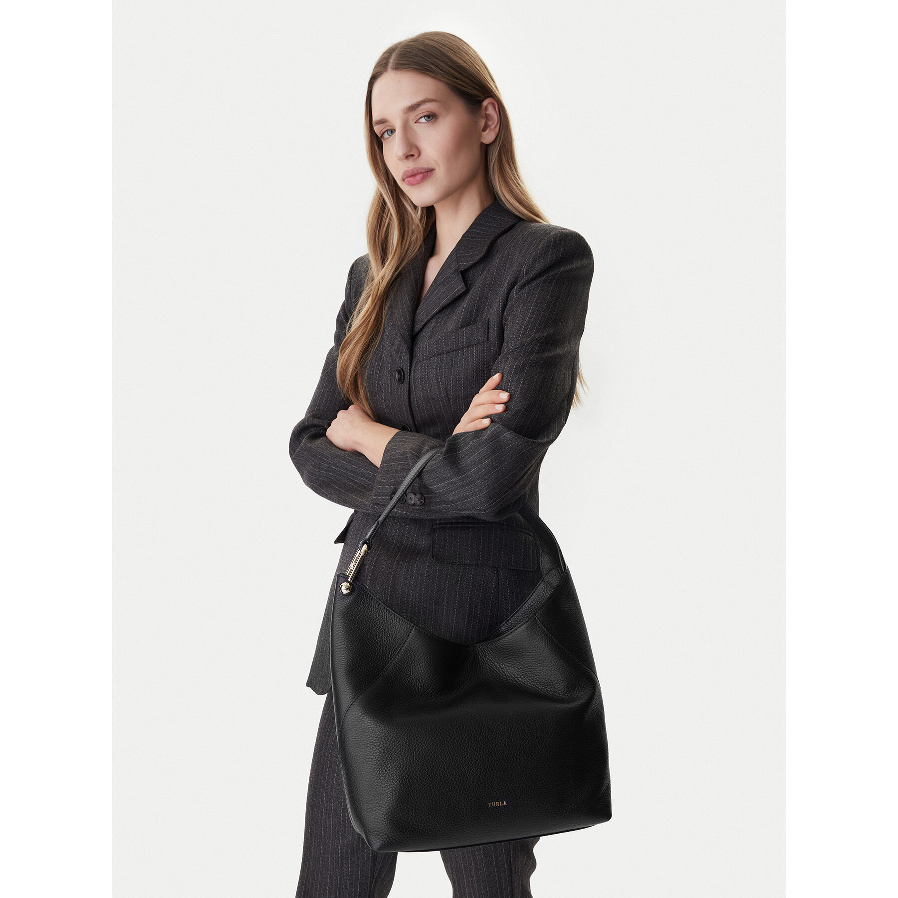 Kabelka Furla Lara M WB01900 HSF000 IT O6000 Čierna