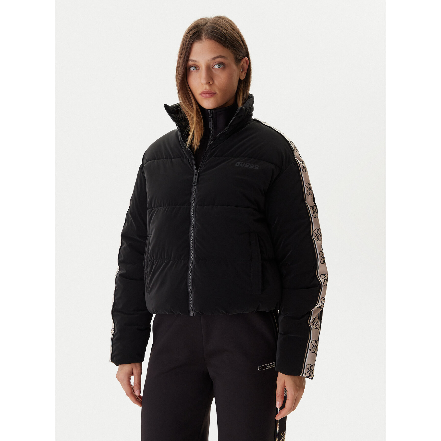 Guess Winterjacke V5BL11 WGYC2 Schwarz Regular Fit