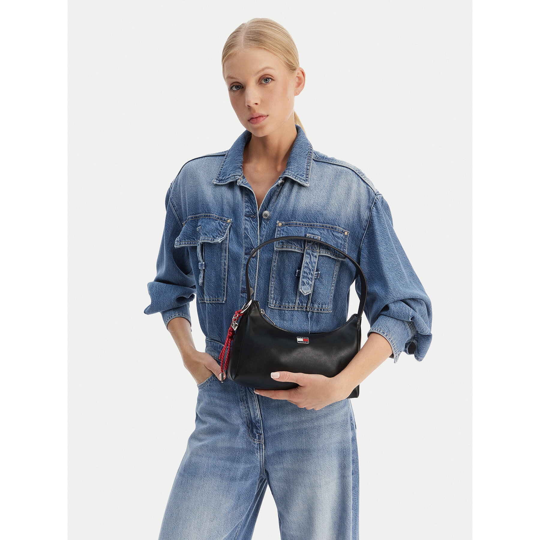 Geantă Tommy Jeans Tjw City Charm Shoulder Bag AW0AW18458 Negru
