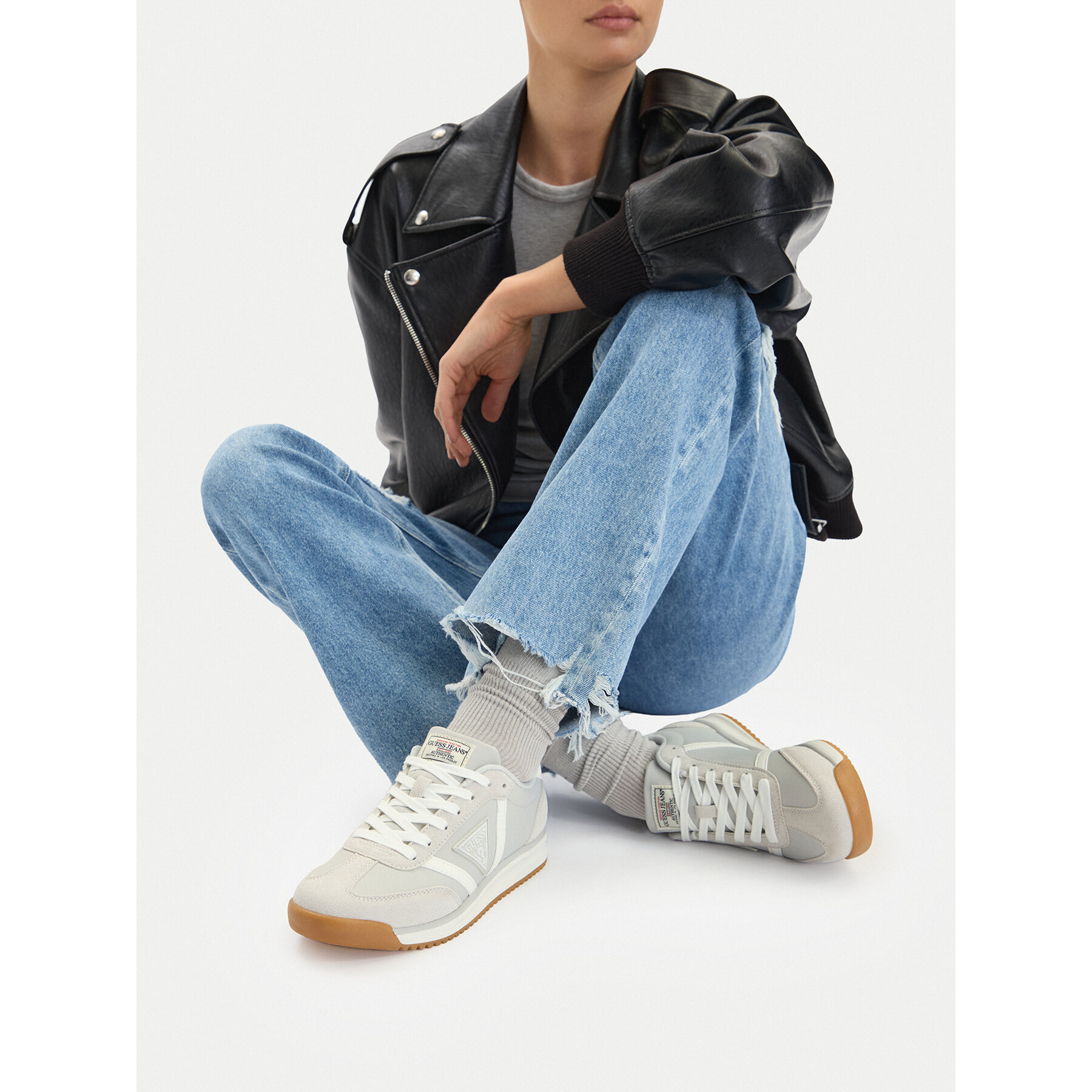 Tenisice Guess Jeans EO-GJ202505161-2 Svijetlo siva