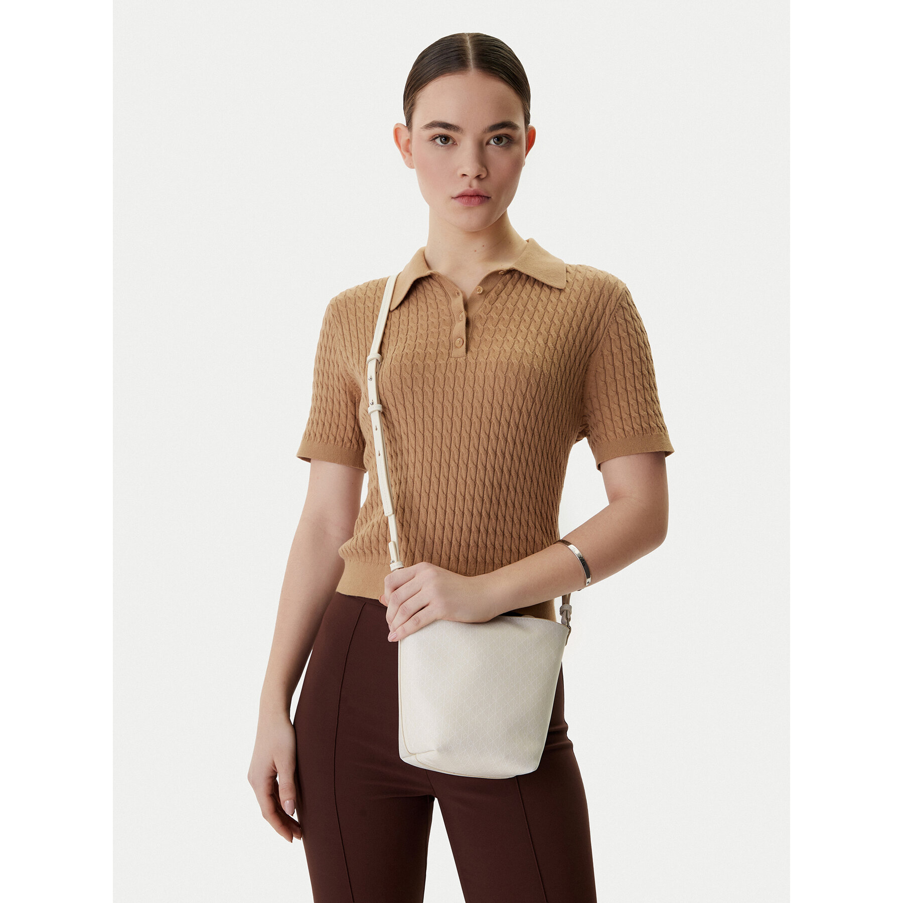 Geantă Calvin Klein Emblem Aop Sm Bucket Crossbody LV04F3506G Alb