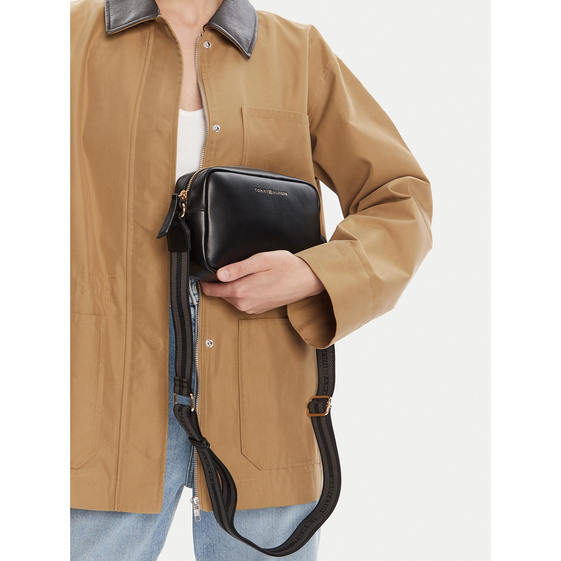 Τσάντα Tommy Hilfiger Th Logotape AW0AW17689 Μαύρο