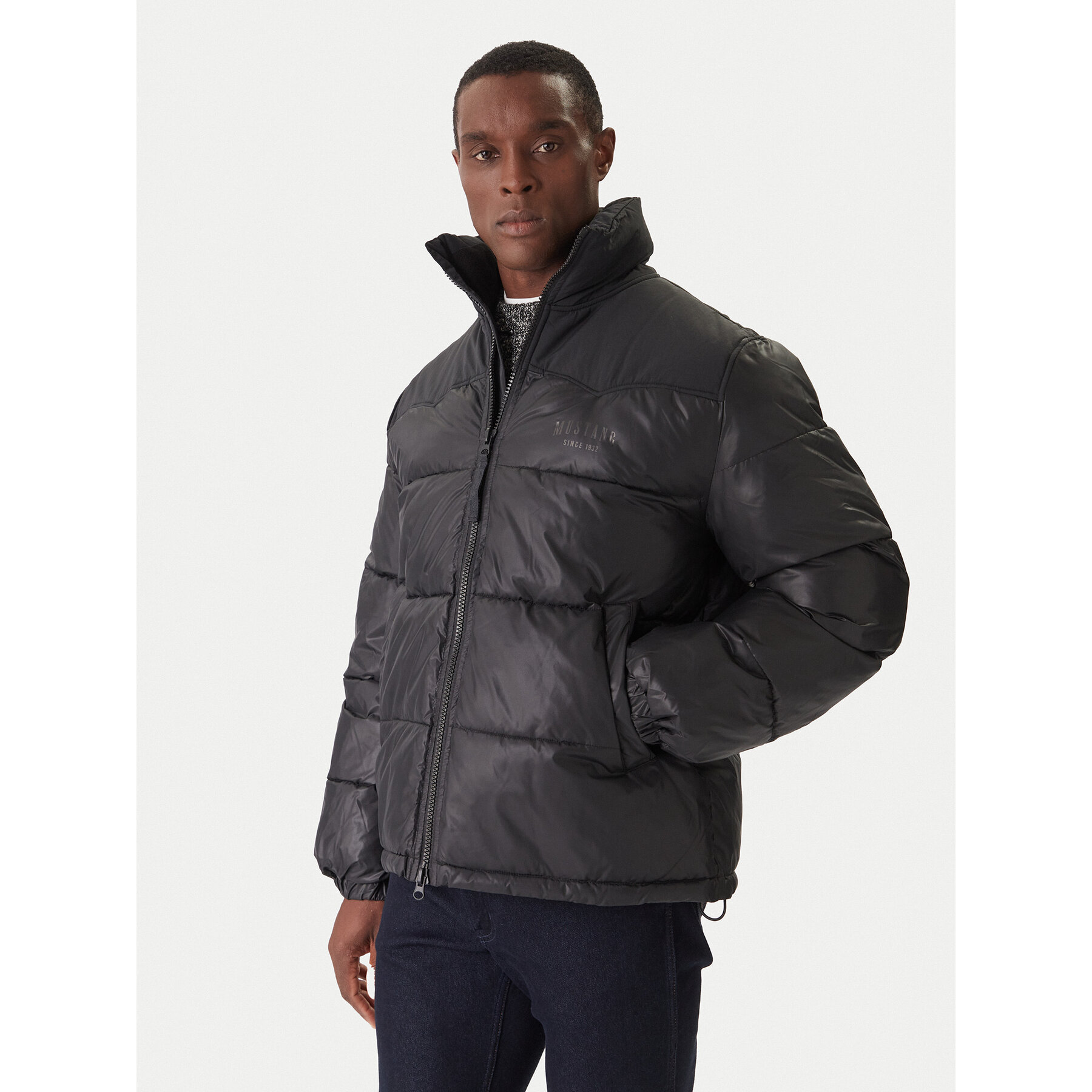 Mustang Winterjacke Oakfield 1016895 Schwarz Regular Fit