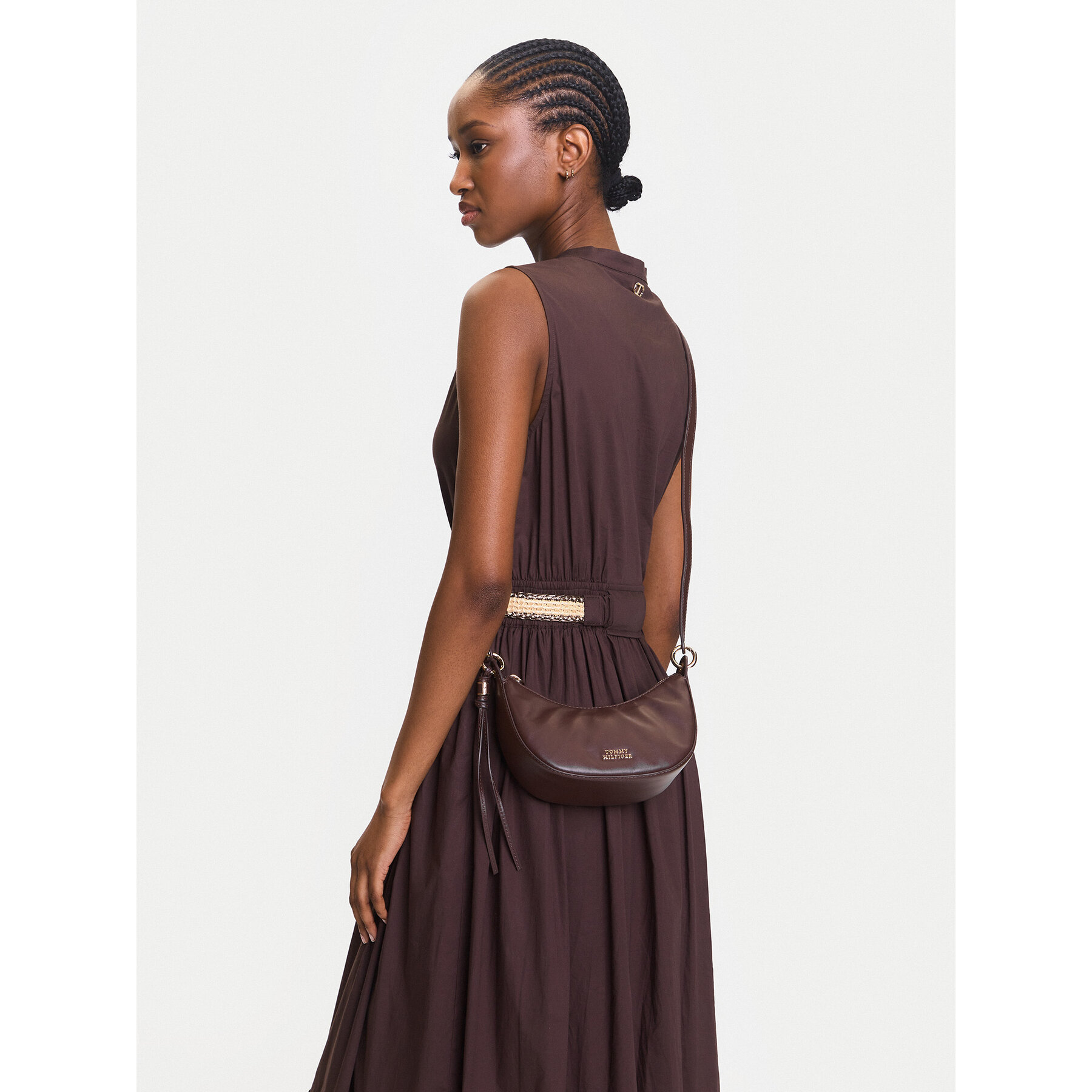 Τσάντα Tommy Hilfiger Moon Leather Mini Crossover AW0AW17466 Καφέ