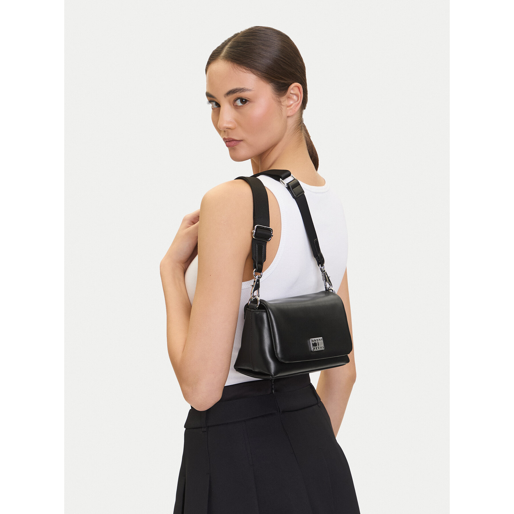 Τσάντα Tommy Jeans Tjw American Cool Flap Crossover AW0AW17550 Μαύρο