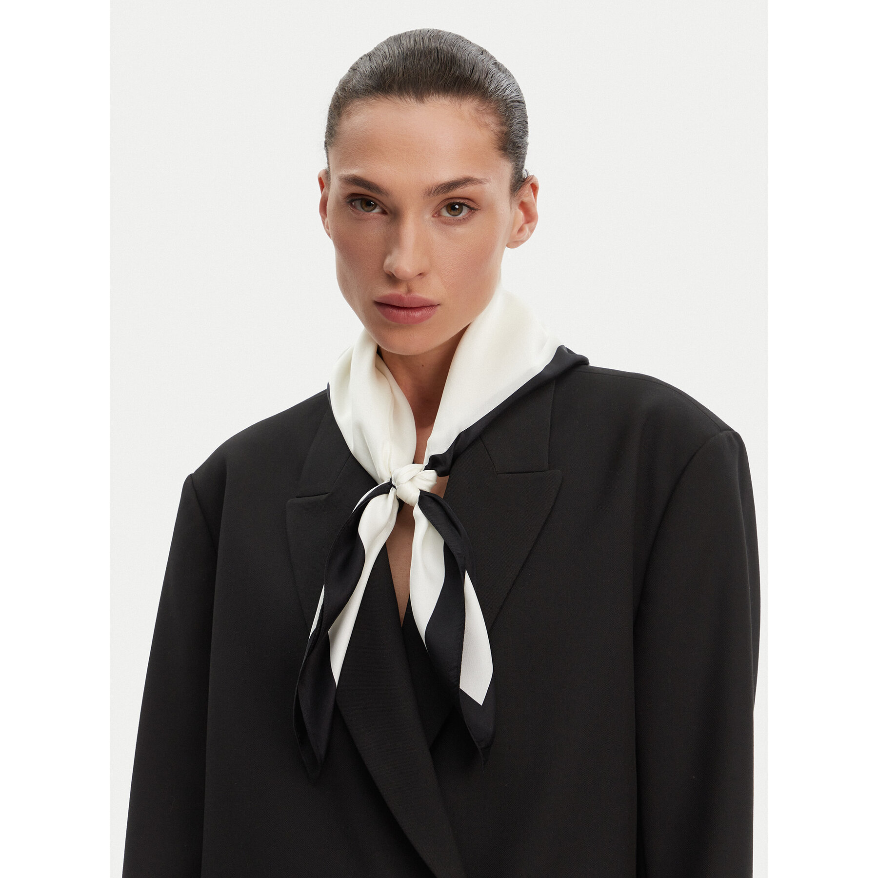  Kendő Calvin Klein K60K612978 Fehér akciós termékkép 1