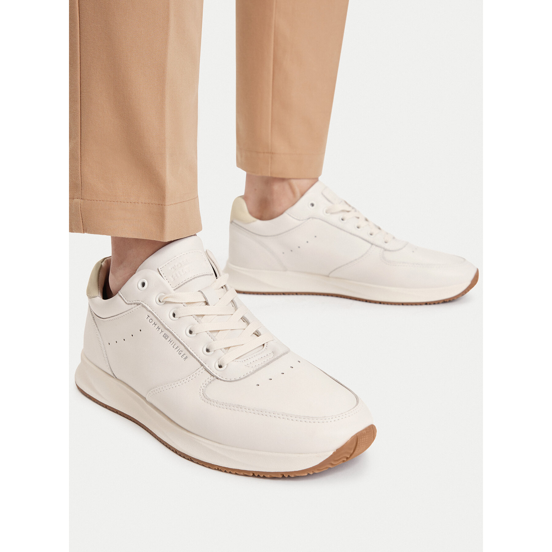 Tenisice Tommy Hilfiger Newport Lth FM0FM05871 Krem