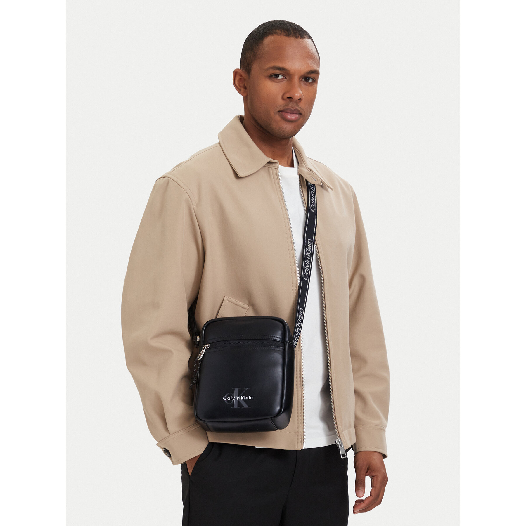 Geantă crossover Calvin Klein Bold Logo Webbing  LV04D3418G Negru