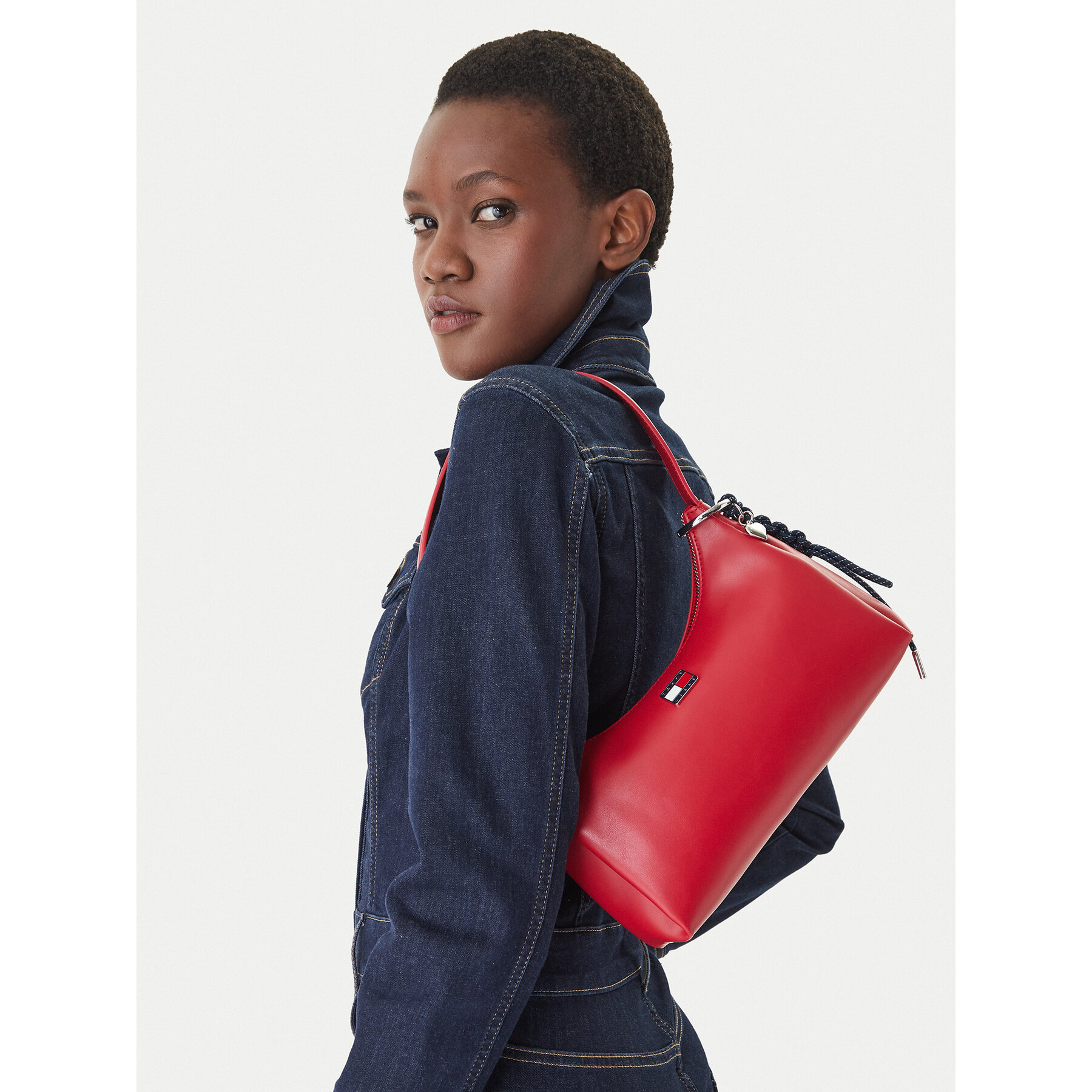 Táska Tommy Jeans Tjw City Charm Shoulder Bag AW0AW18458 Piros