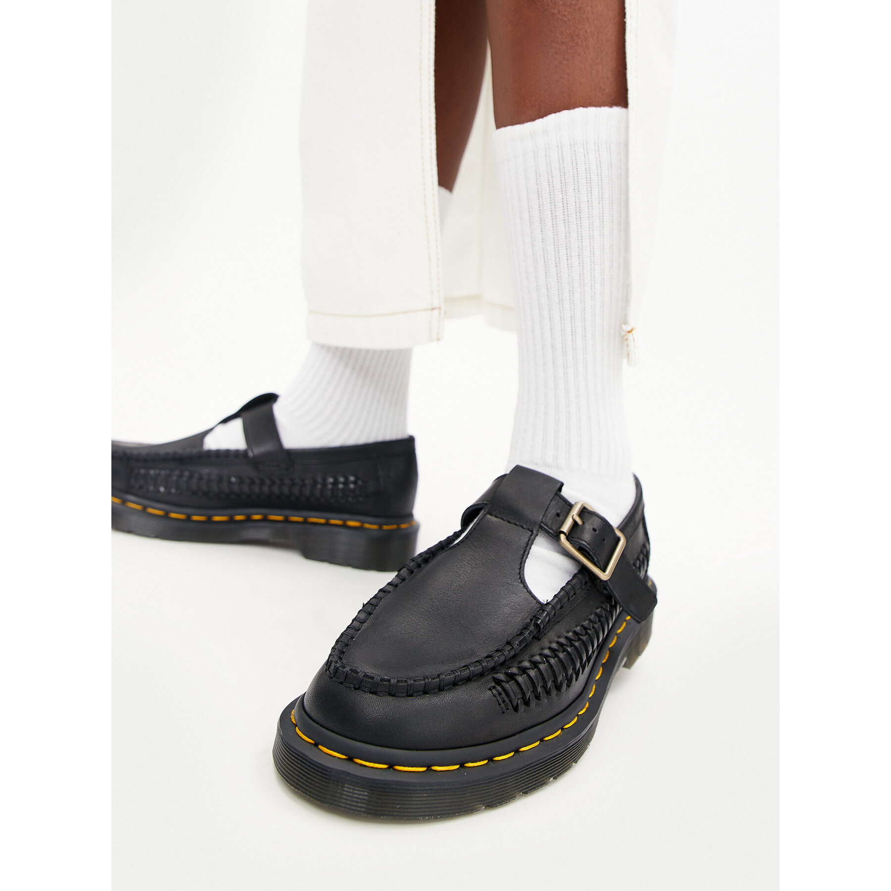 Nizki čevlji Dr. Martens Adrian T Bar 31622001 Črna