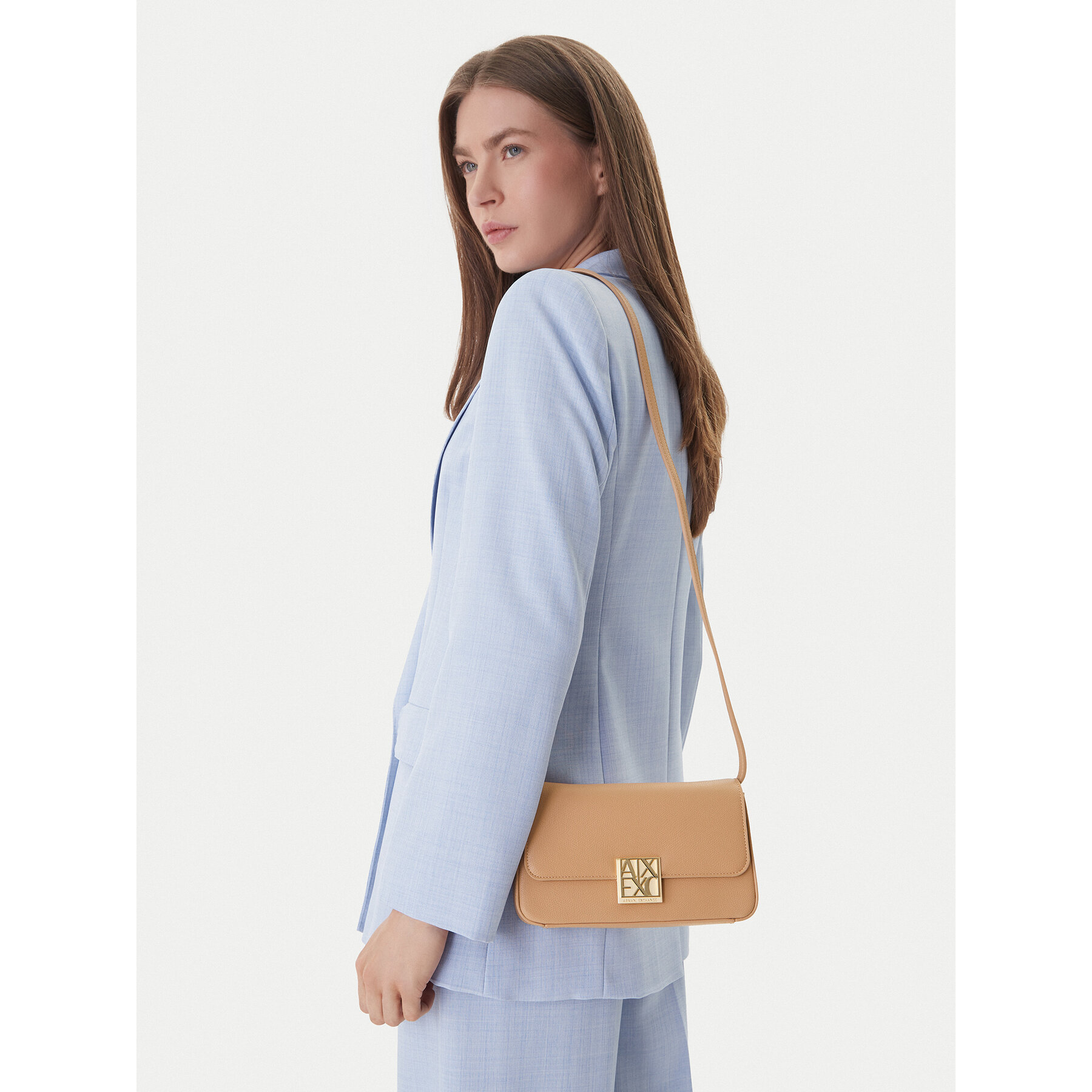 Дамска чанта Armani Exchange XW002171 AF19895 U6149 Бежов