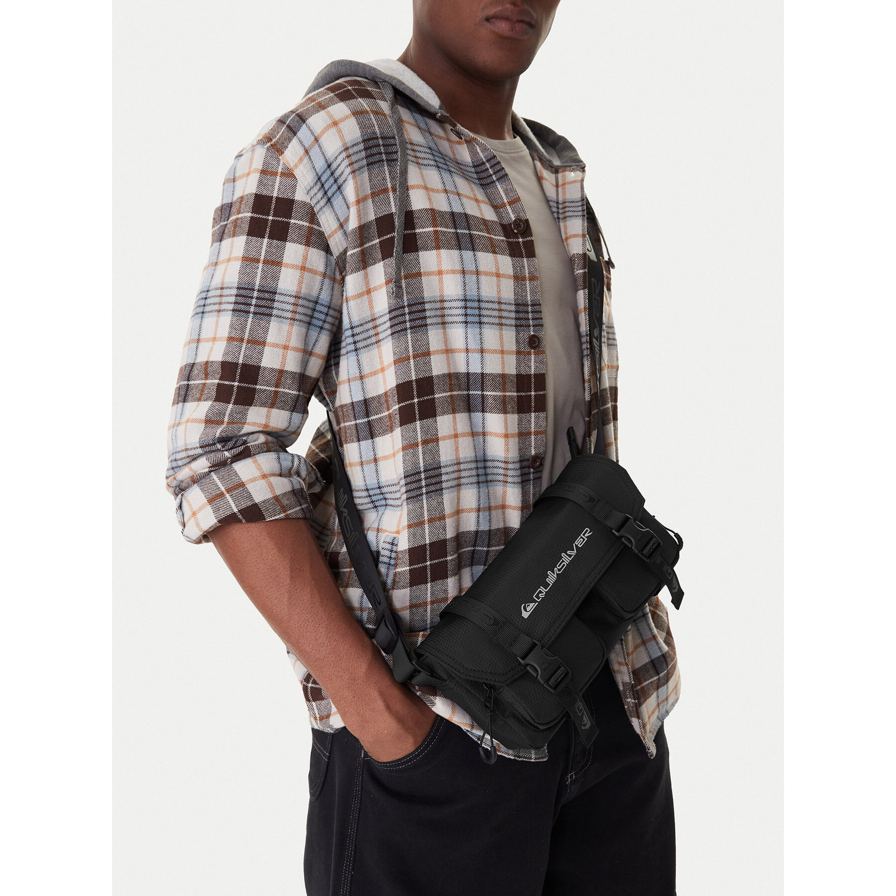 Crossover torbica Quiksilver CEOWB-QUIC-F-002-09 Crna