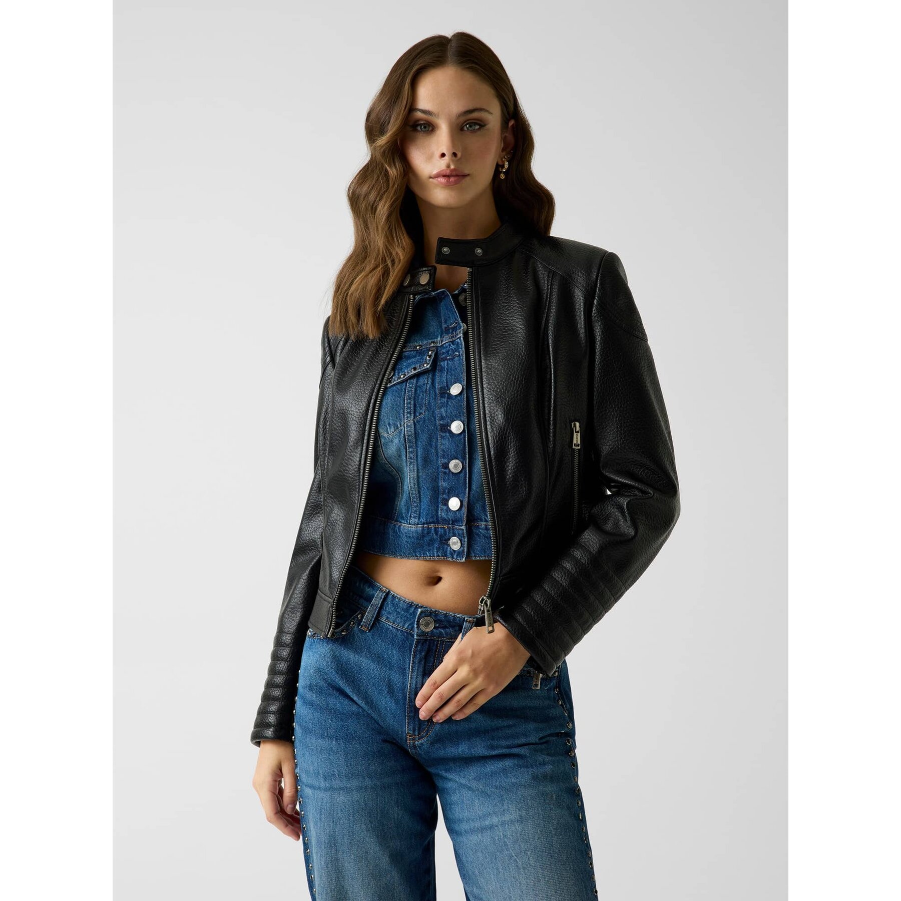 Guess Übergangsjacke 182723 Schwarz Classic Fit