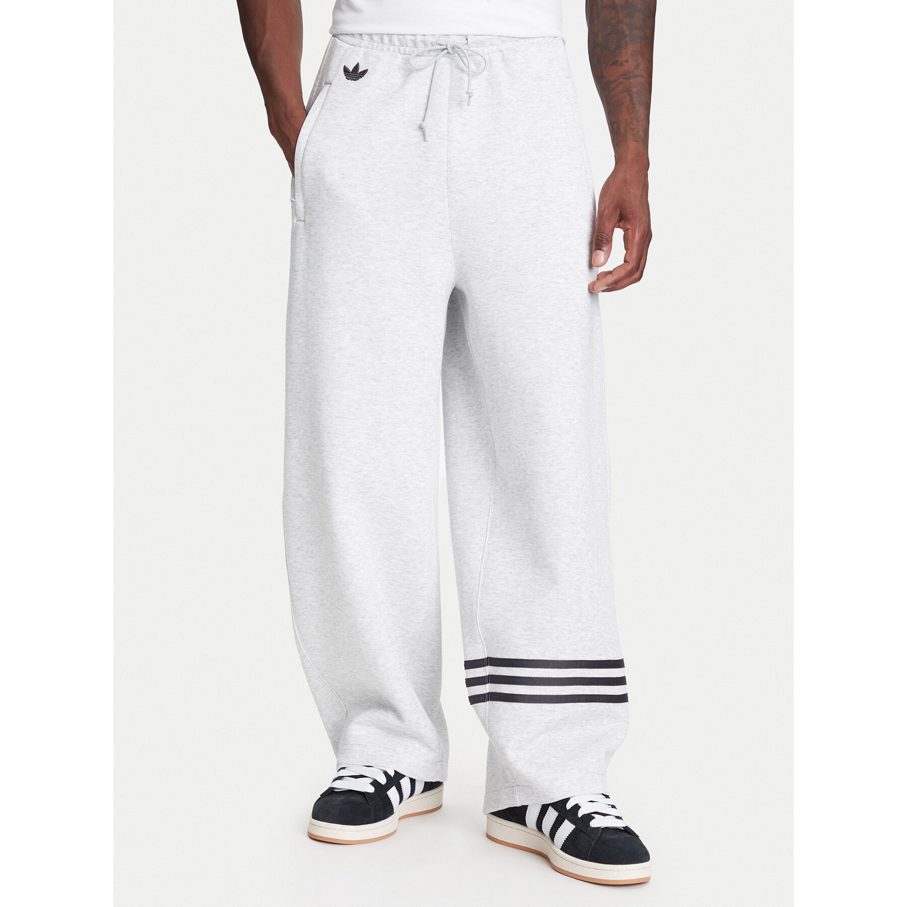 adidas Jogginghose Neuclassics JW5443 Grau Loose Fit