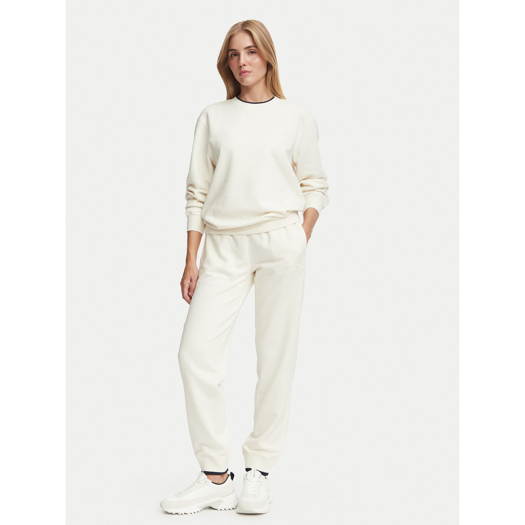 Emporio Armani Underwear Jogginganzug EW004787 AF25592 U1053 Creme Loose Fit
