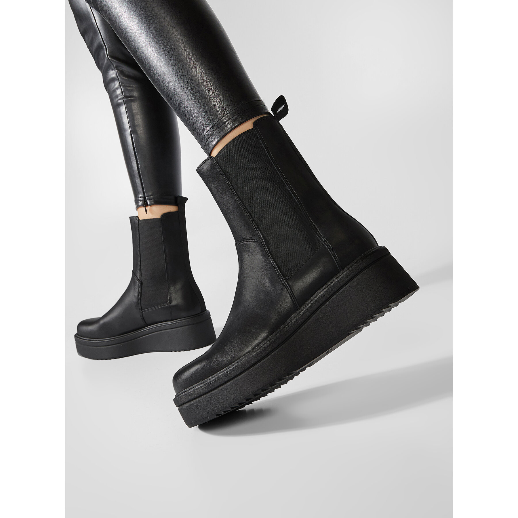 Gležnjarji Chelsea Vagabond Shoemakers Tara 4846-101-20 Črna