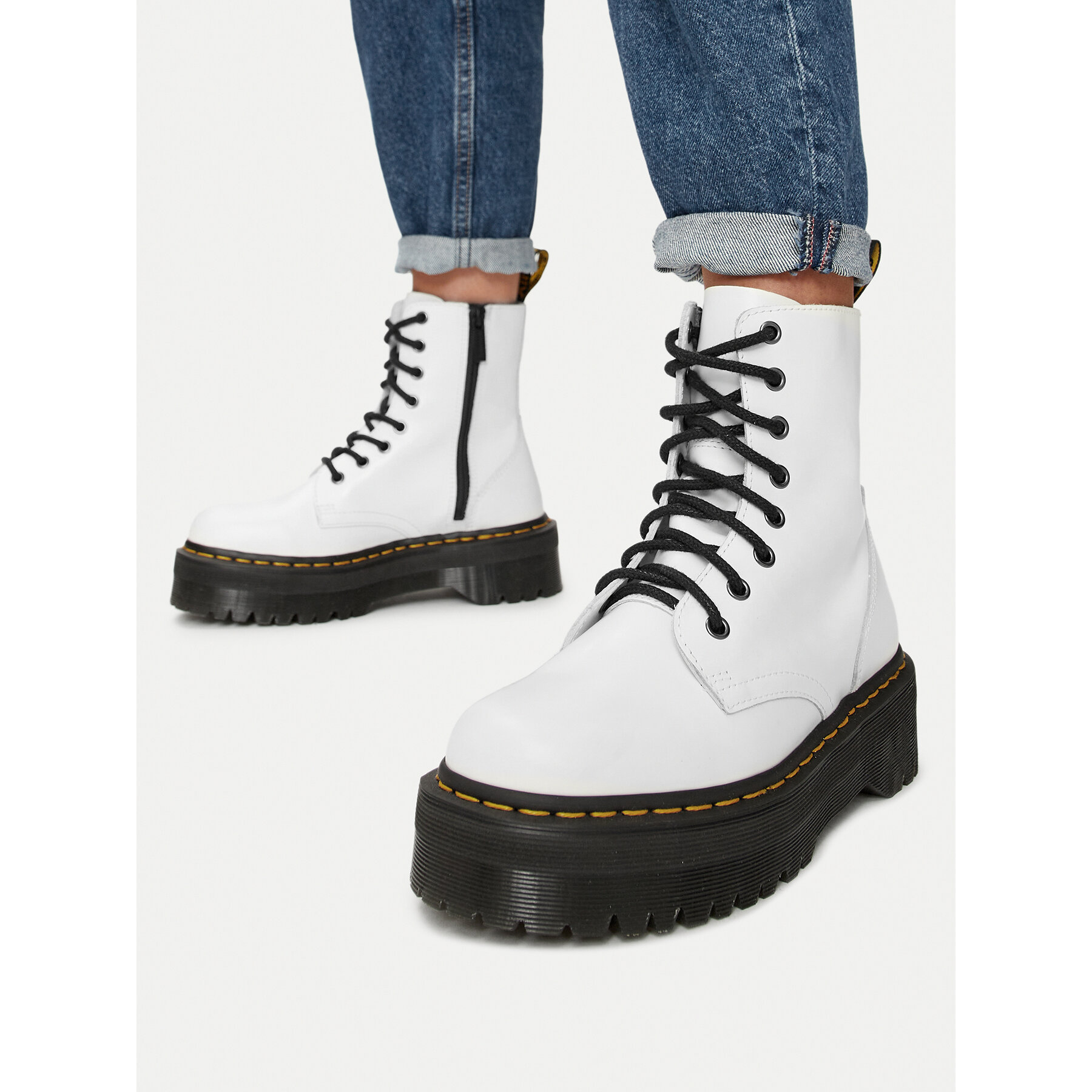 Bocanci Dr. Martens Jadon 15265100 Alb