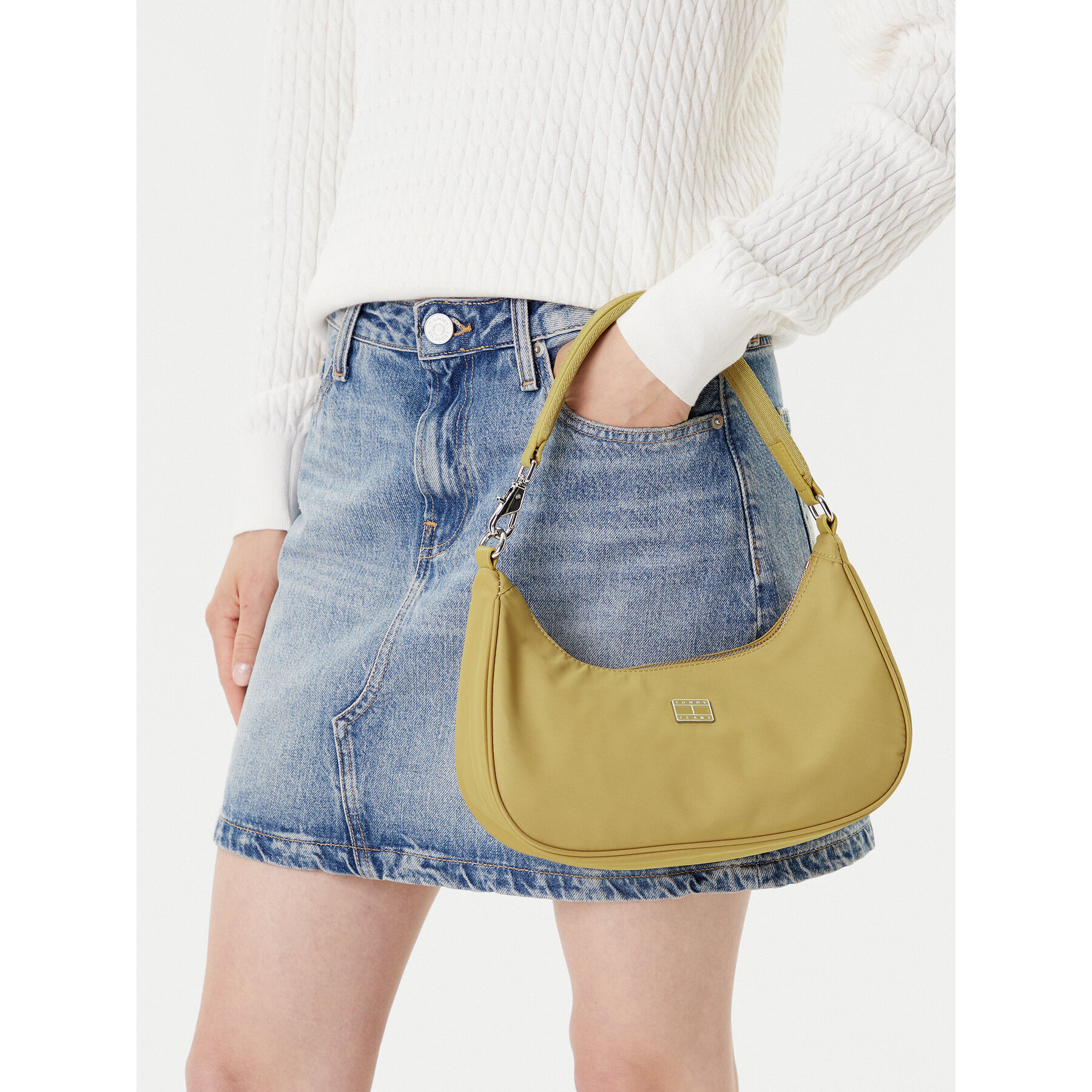 Ročna torba Tommy Jeans AW0AW16984 Rjava