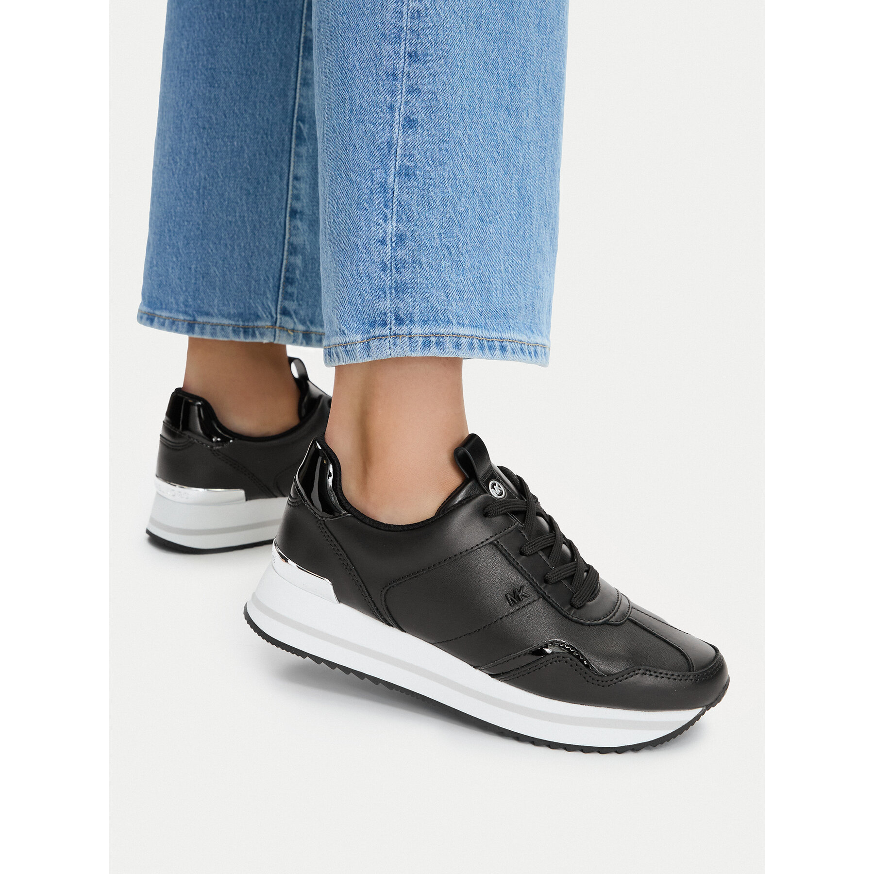 Sneakersy MICHAEL Michael Kors Raina Trainer 43T5RNFS1L Čierna