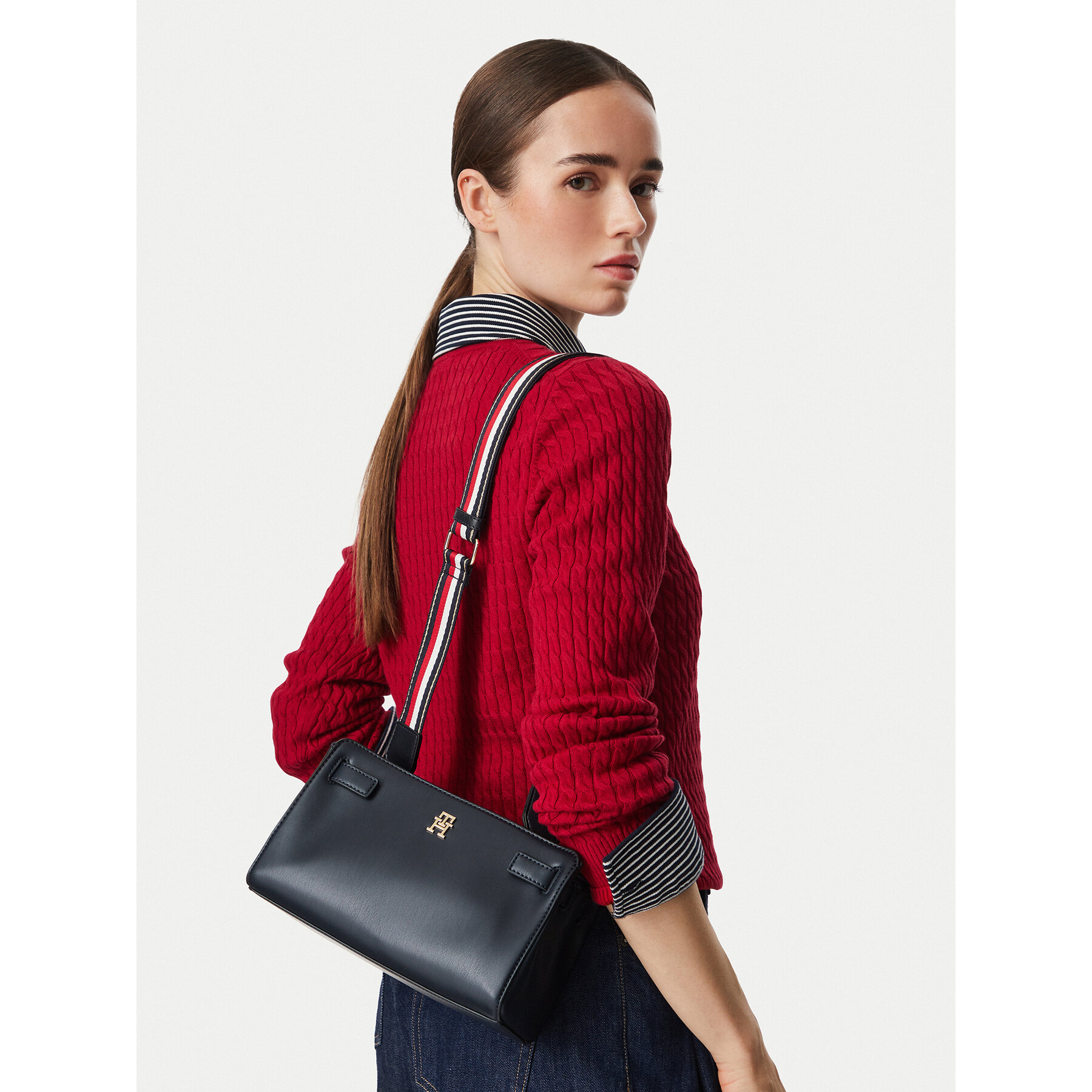 Geantă Tommy Hilfiger Th Joy Crossover Corp AW0AW19316 Bleumarin