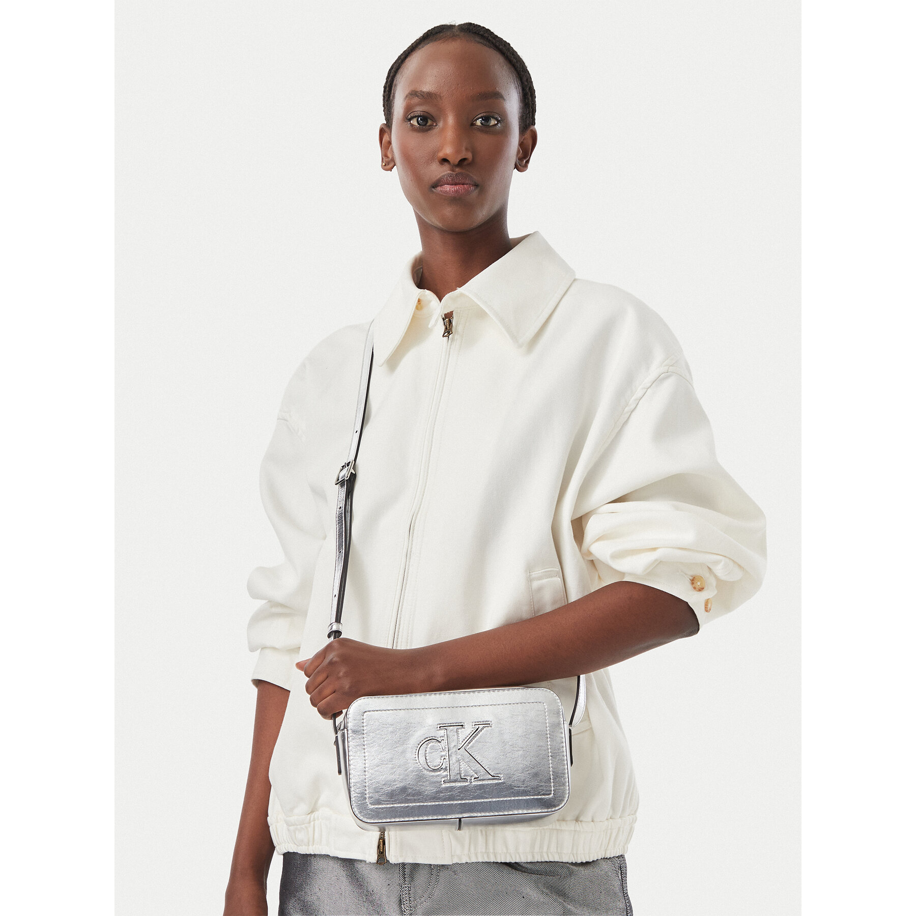 Τσάντα Calvin Klein Bold Ck Outline Mtl Camera Bag LV04F3896G Ασημί
