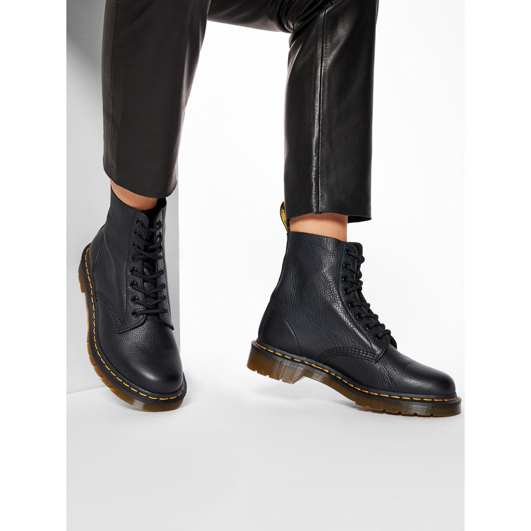 Glady Dr. Martens Pascal 13512006 Čierna