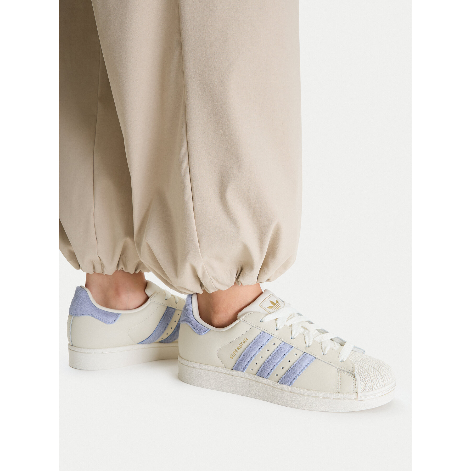 Sneakersy adidas KJ4685 Krémová