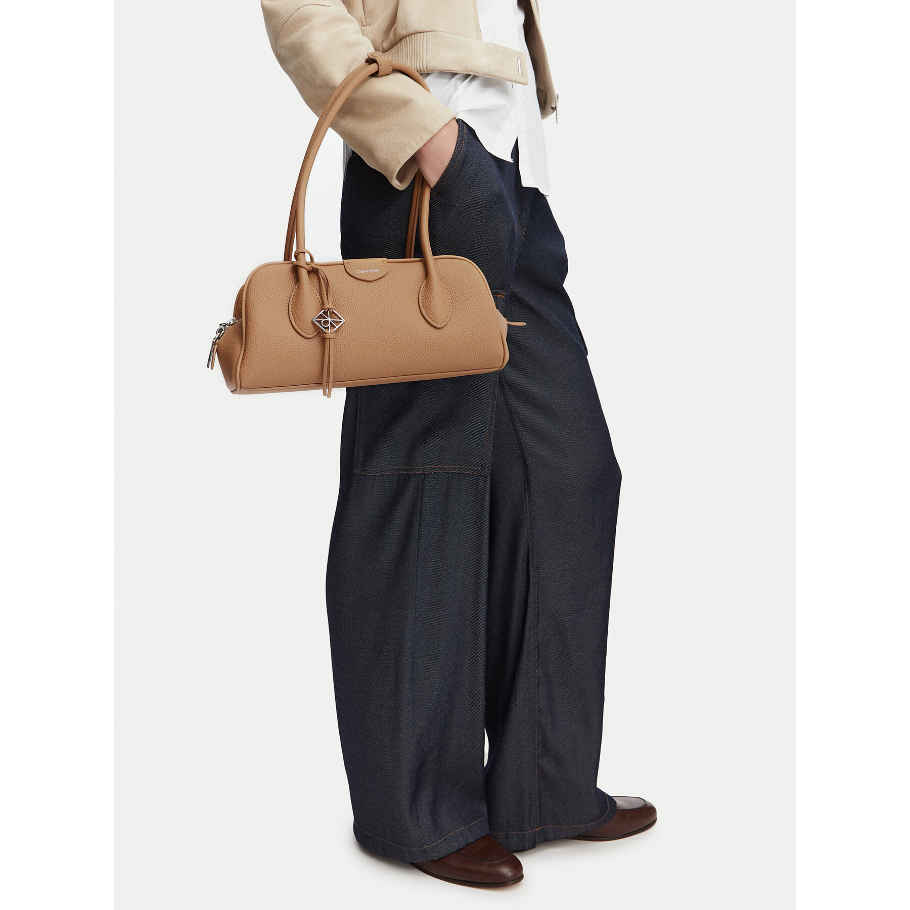 Geantă Calvin Klein Emblem Trio Pebble Shoulder Bag LV04F3743G Bej