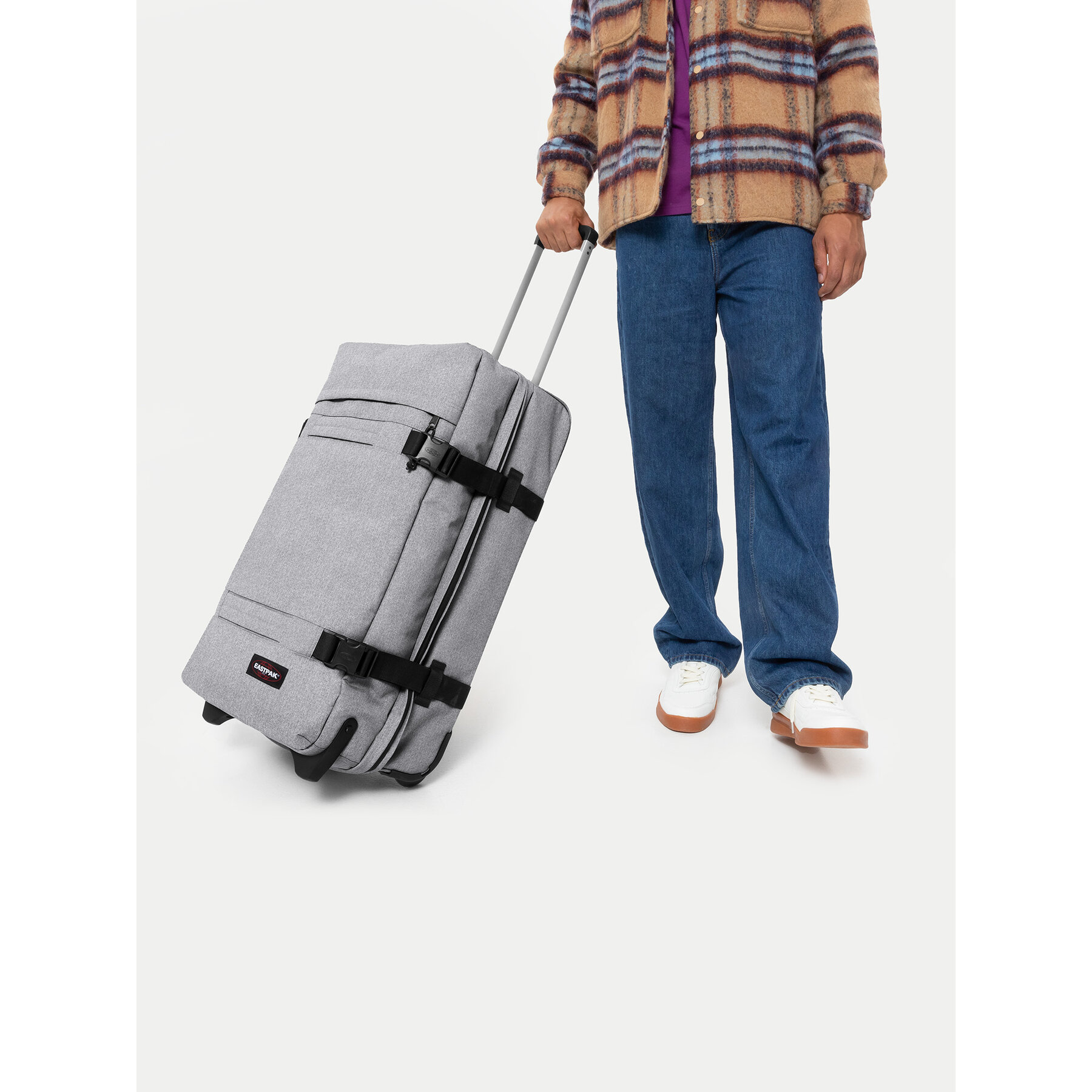 Среден куфар Eastpak Transit`r M EK0A5BA83631 Сив